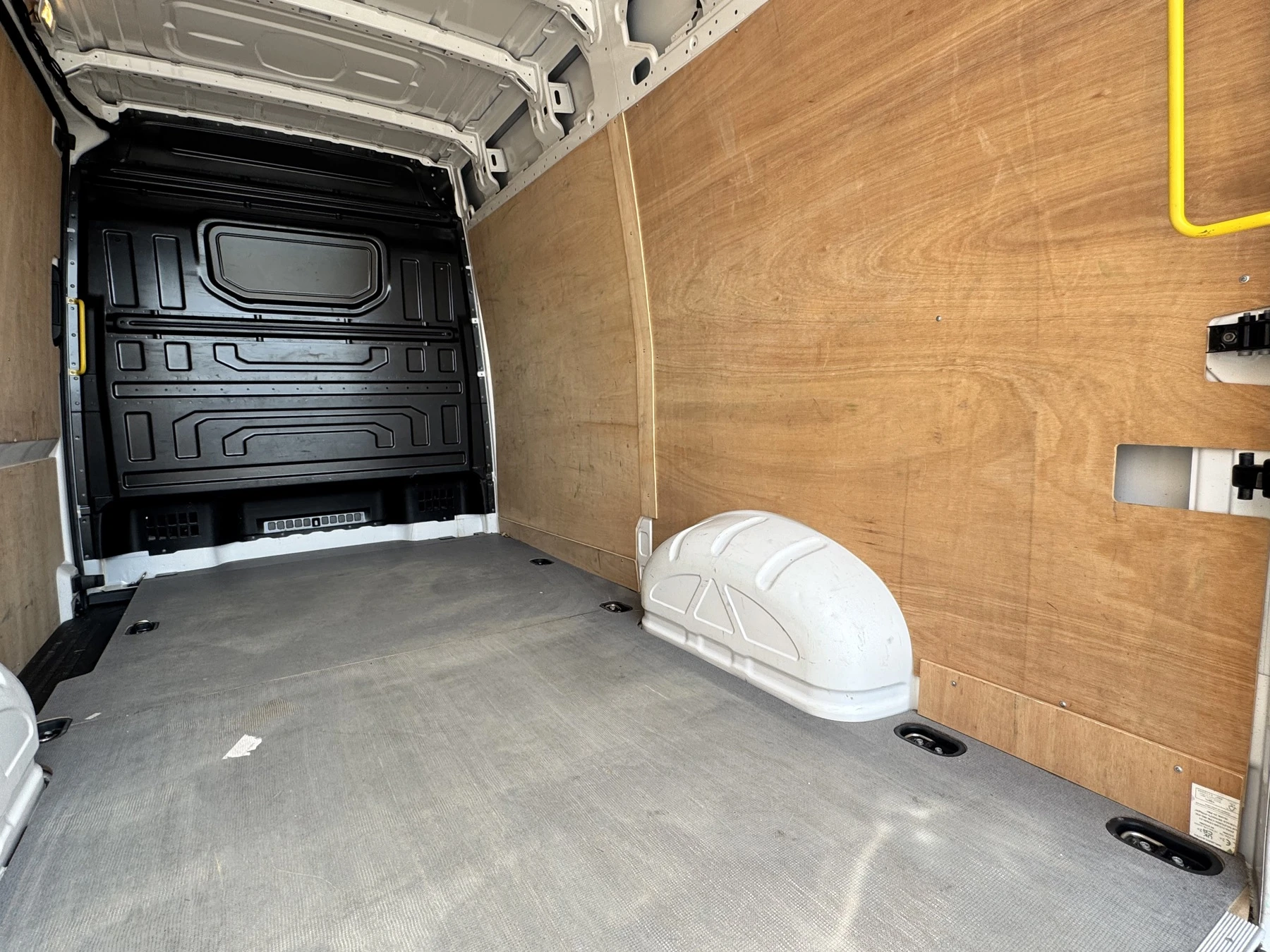 Volkswagen-Crafter-image-20