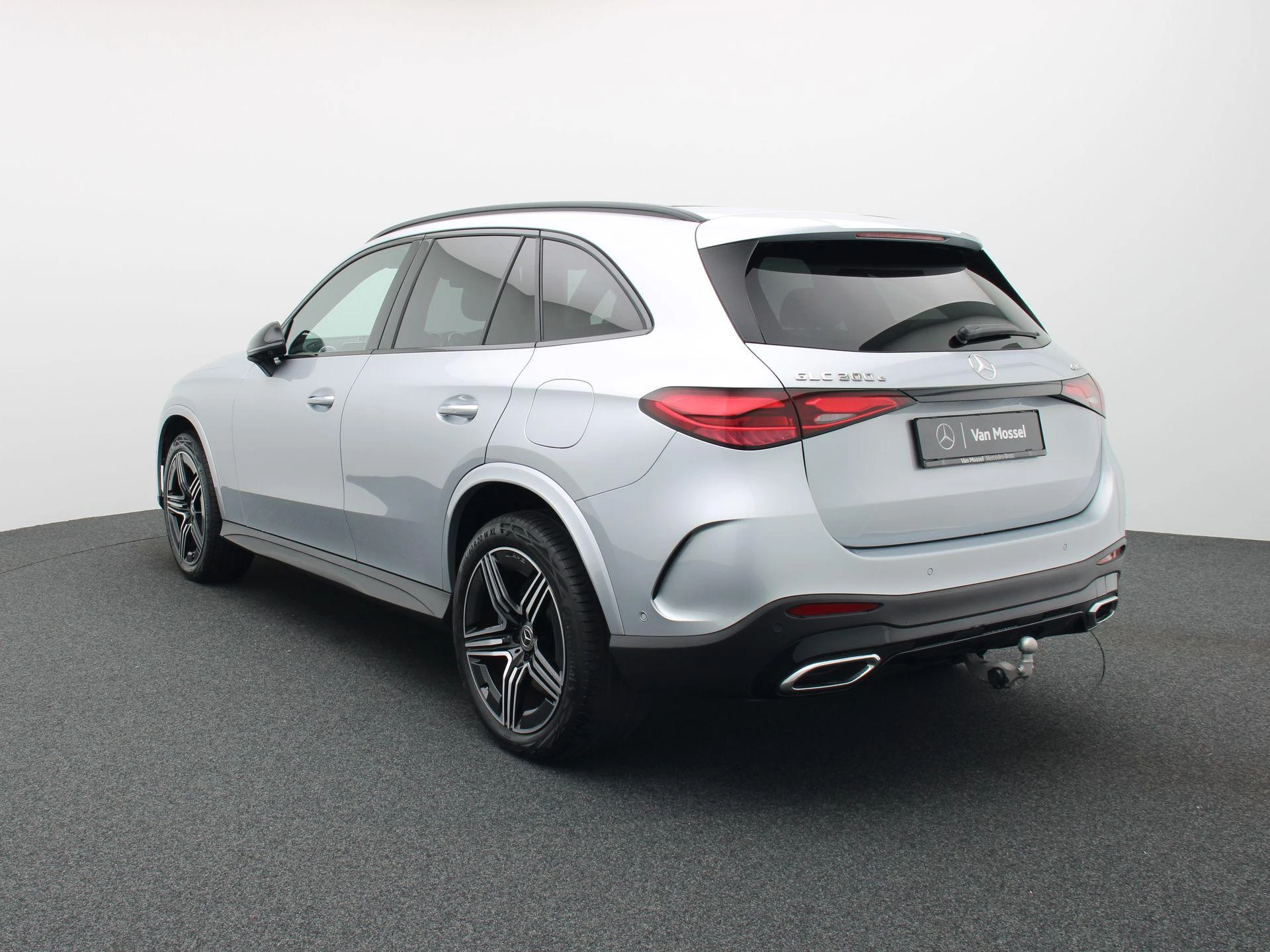 Mercedes-Benz-GLC-image-1