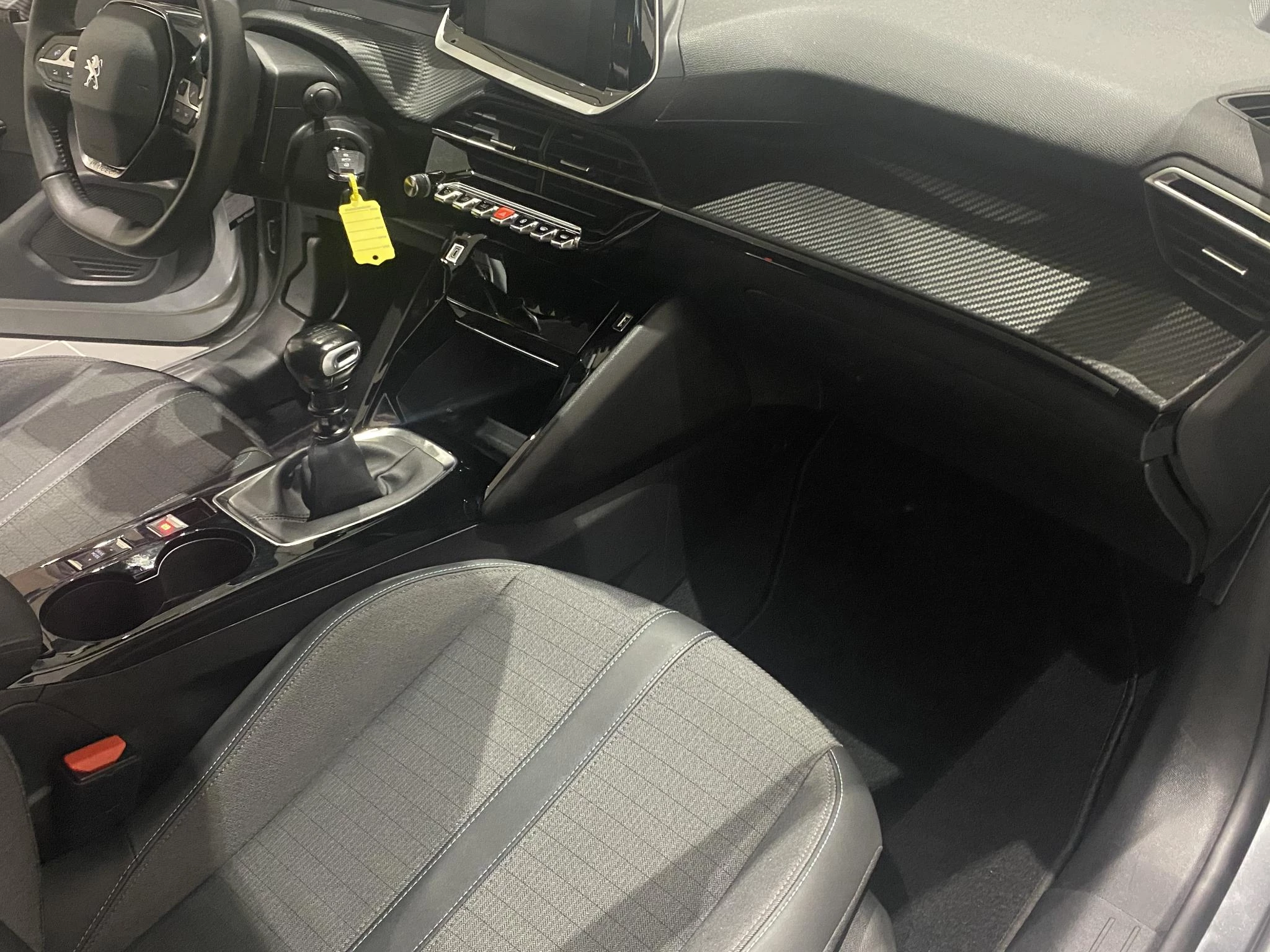 Peugeot-208-image-10