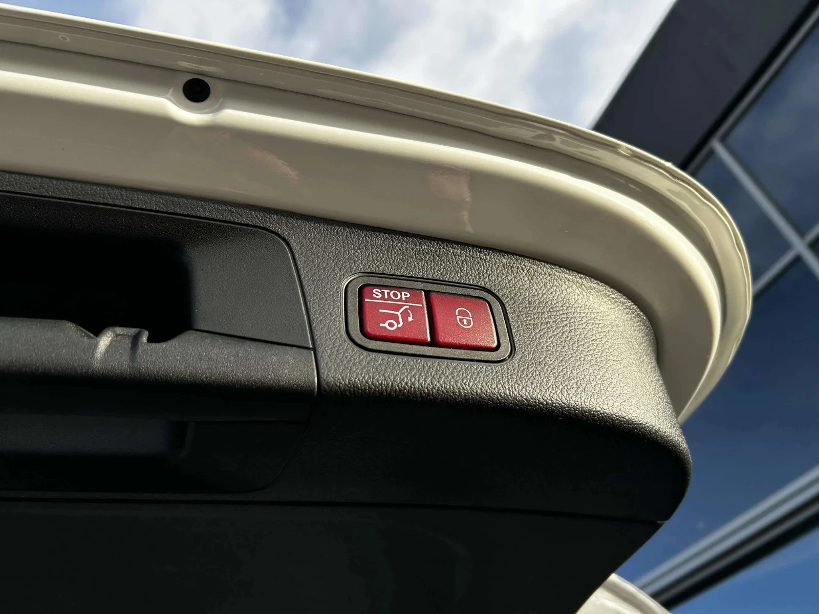 Mercedes-Benz-EQA-image-22