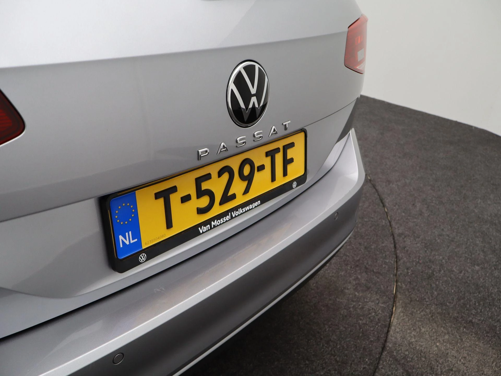 Volkswagen-Passat-image-36