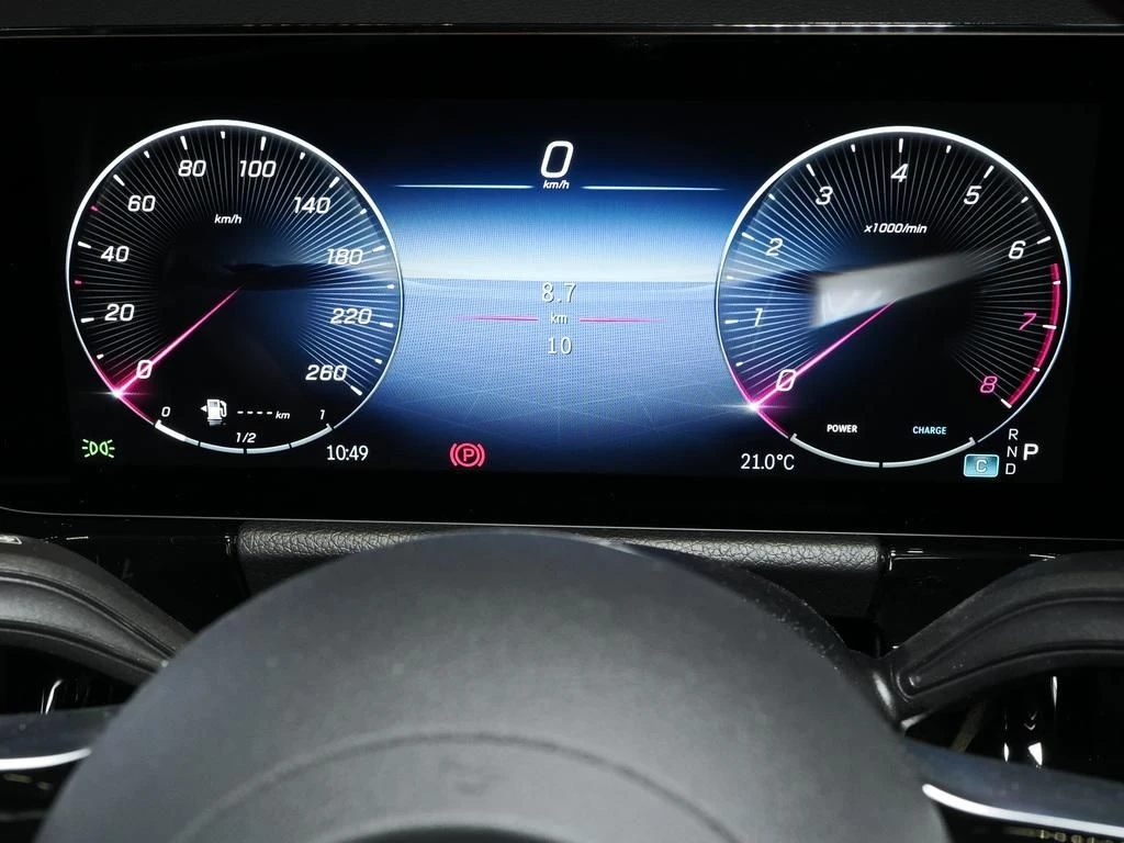 Mercedes-Benz-GLA 200-image-7