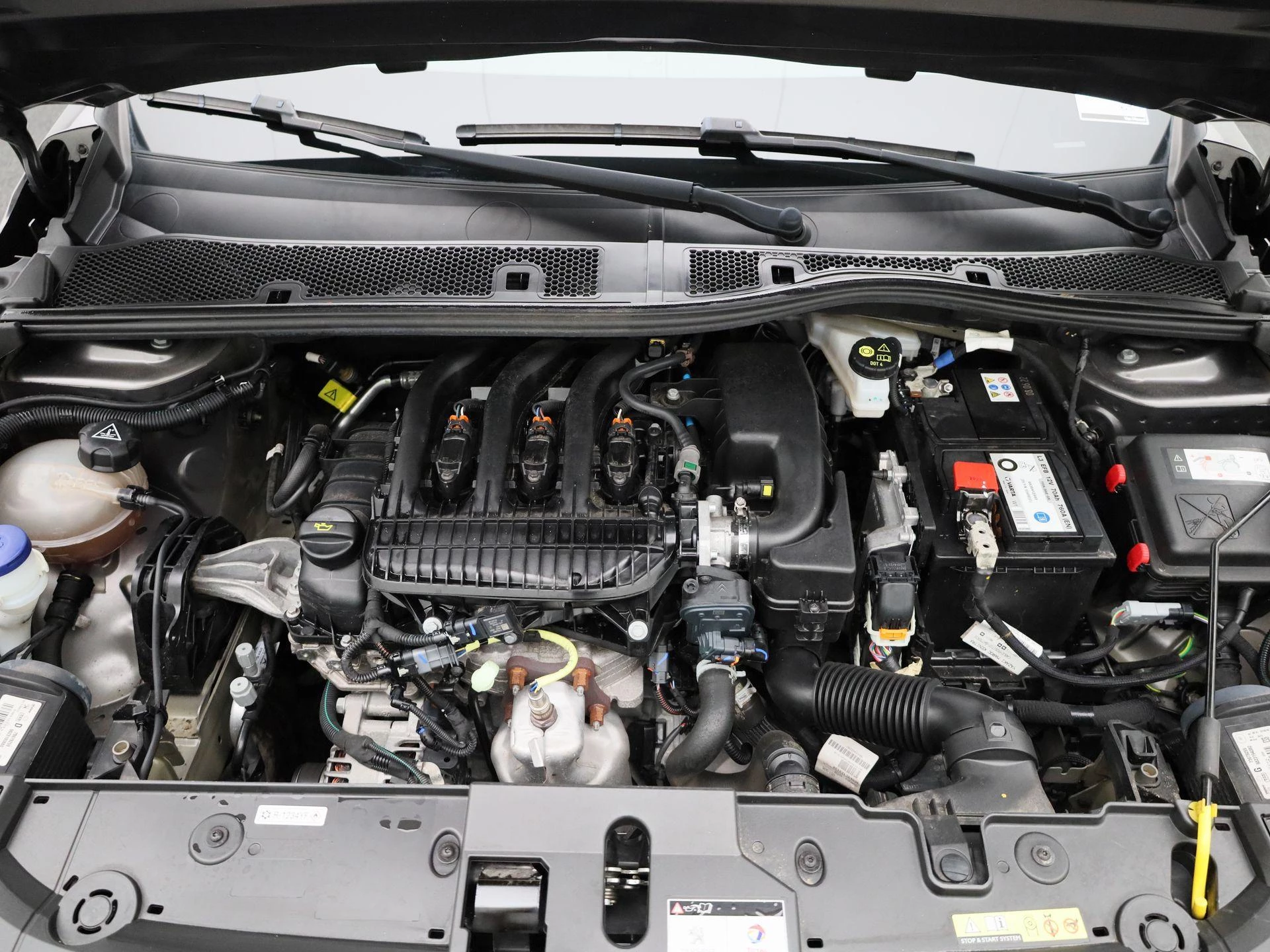 Peugeot-208-image-33