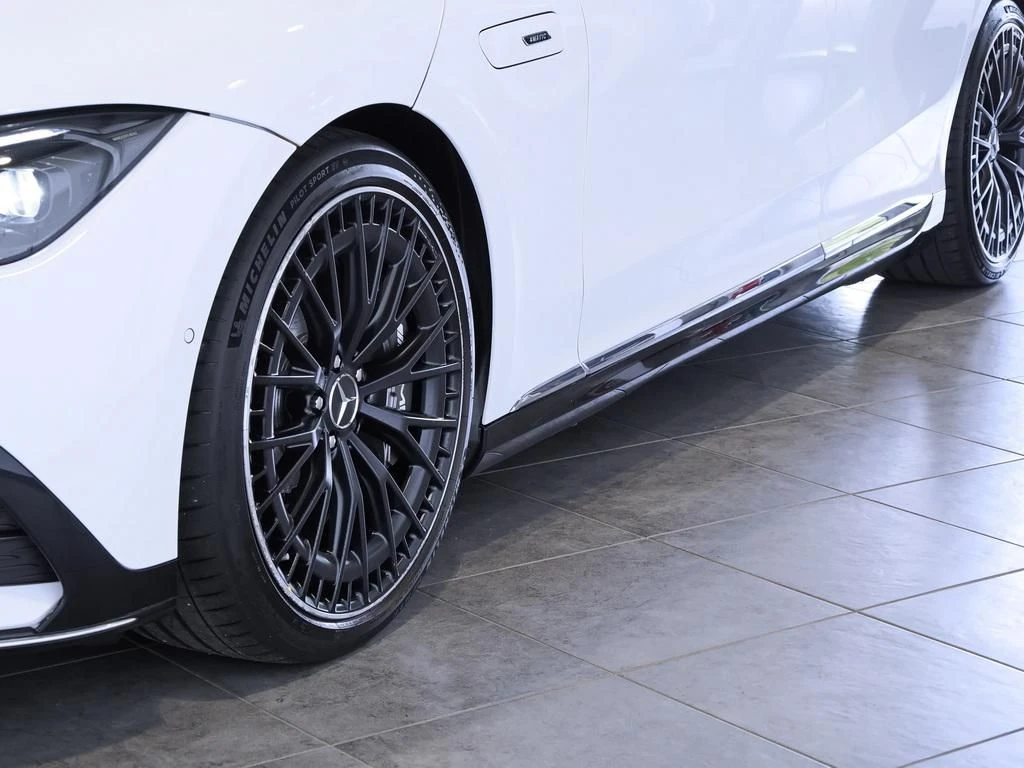 Mercedes-AMG-EQE 43 AMG-image-6