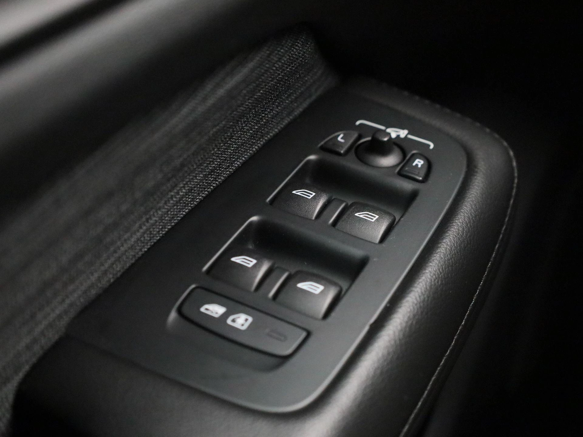 Volvo-V60-image-30