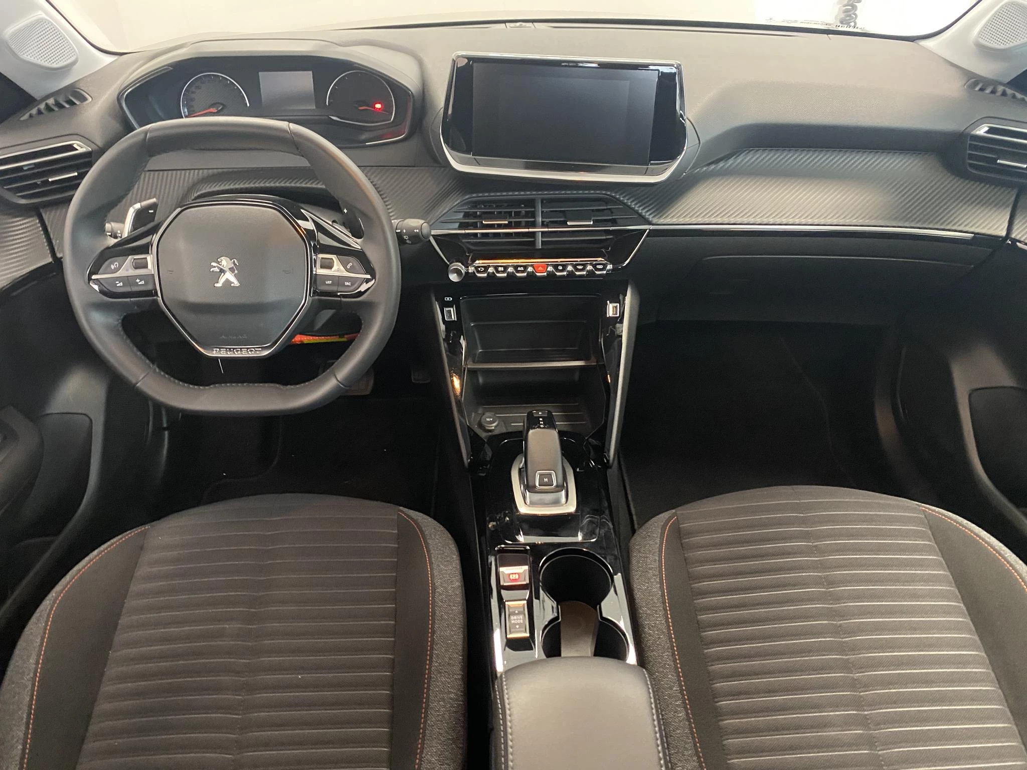 Peugeot-208-image-11