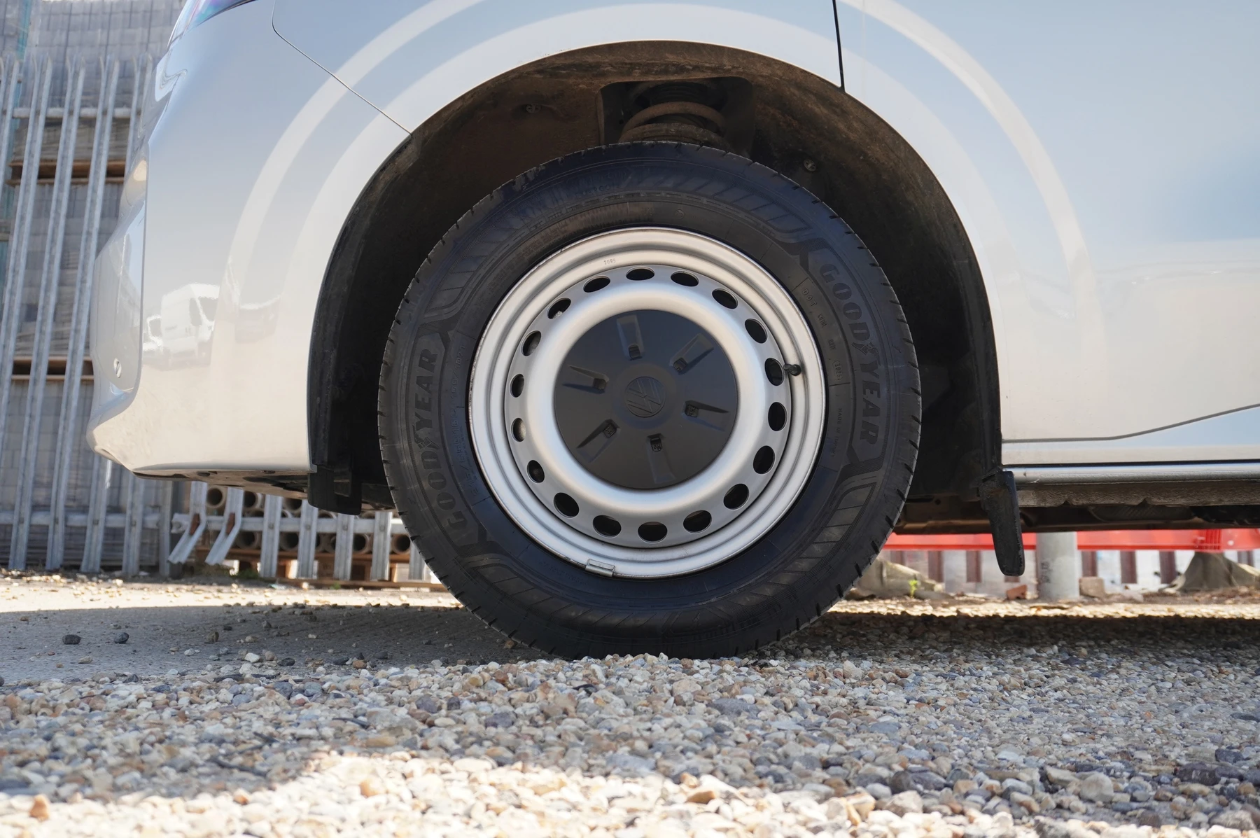 Volkswagen-Transporter-image-4