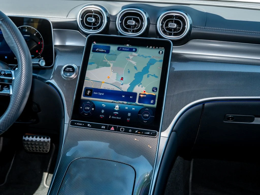 Mercedes-Benz-GLC 300 d-image-10