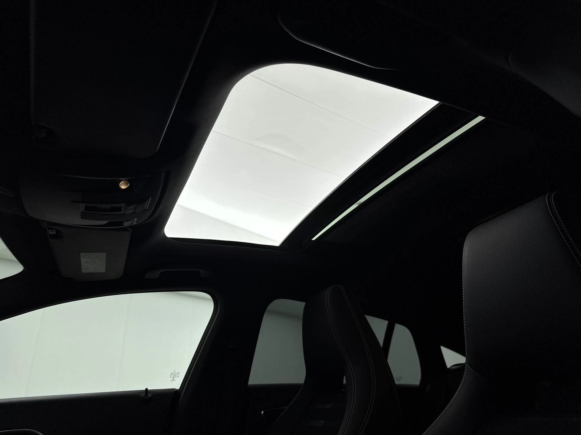Mercedes-Benz-CLA-image-13