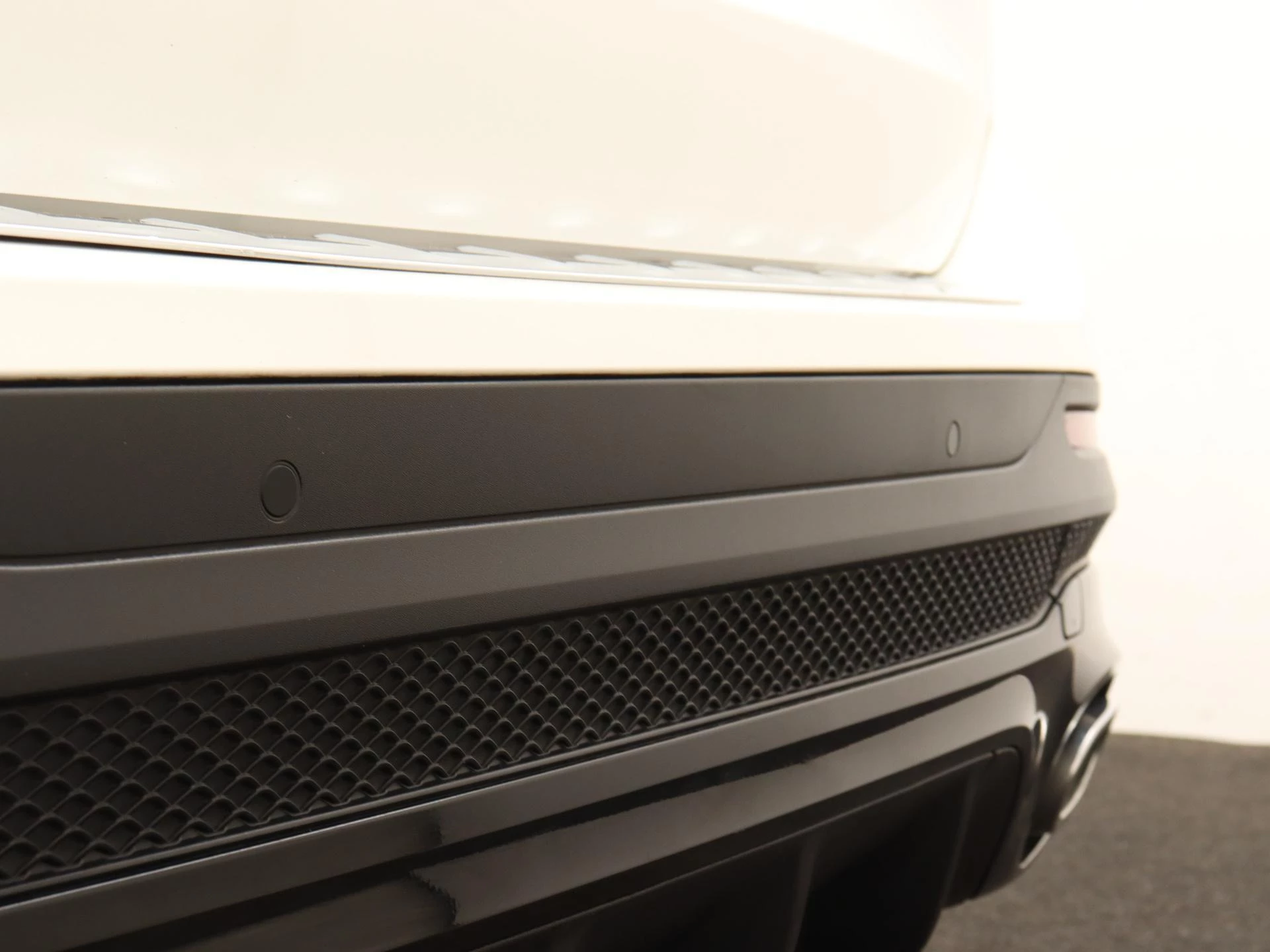 Mercedes-Benz-GLB-image-29