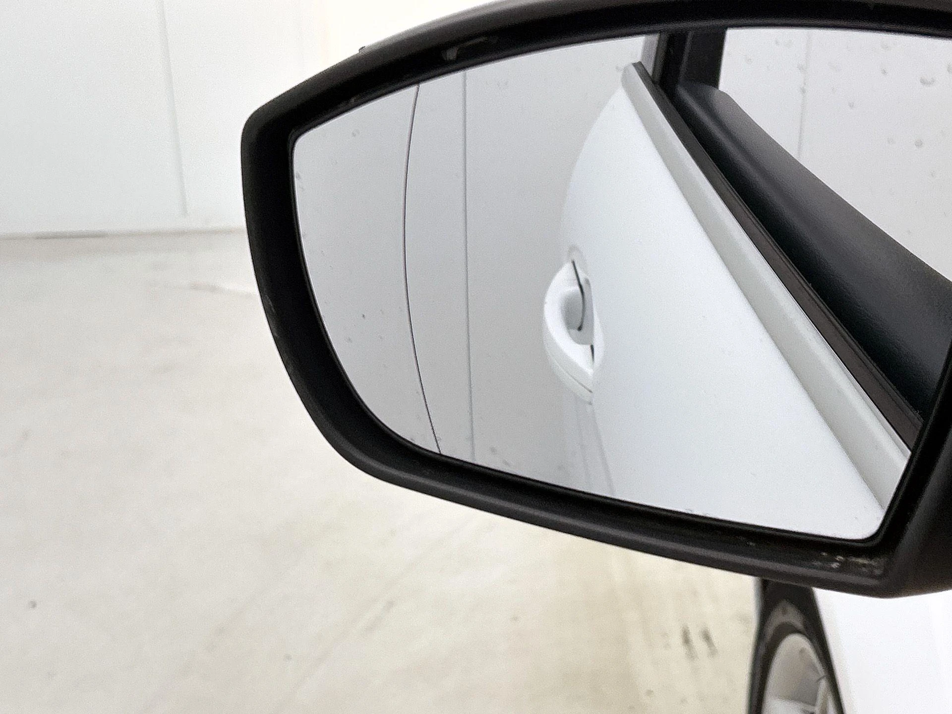 Ford-C-MAX-image-24