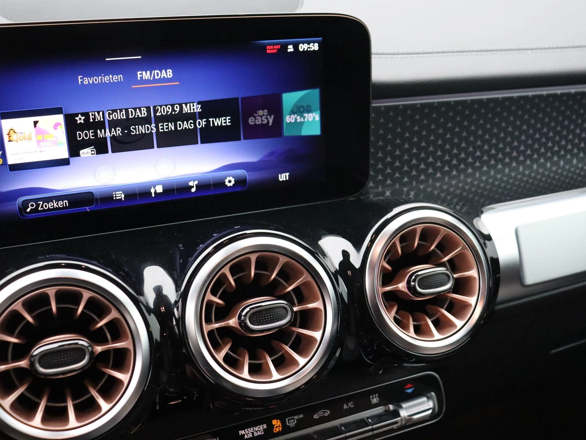 Mercedes-Benz EQB 250+ Luxury Line + ELECTRIC ART ADVANCED PLUS + CARPLAY +