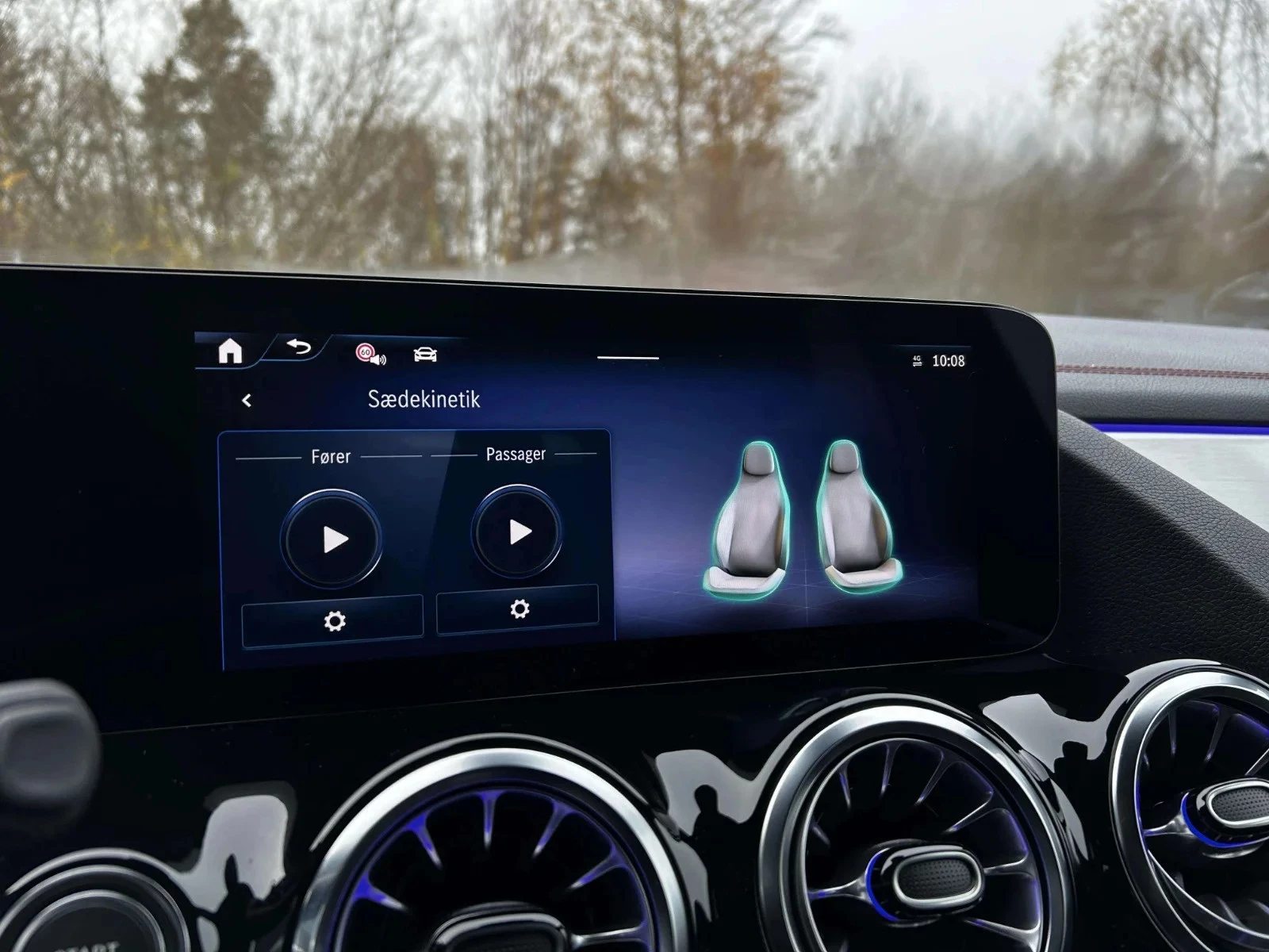 Mercedes-Benz-EQA-image-16