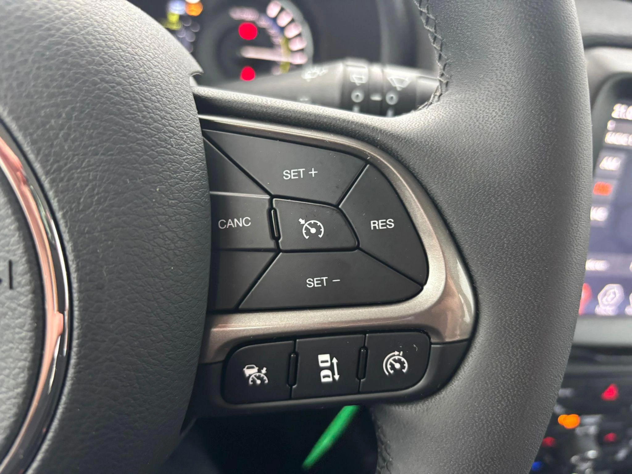 Jeep-Renegade-image-12