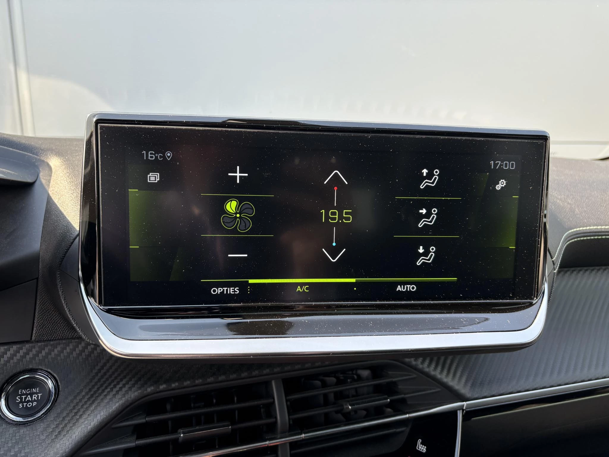 Peugeot-208-image-20