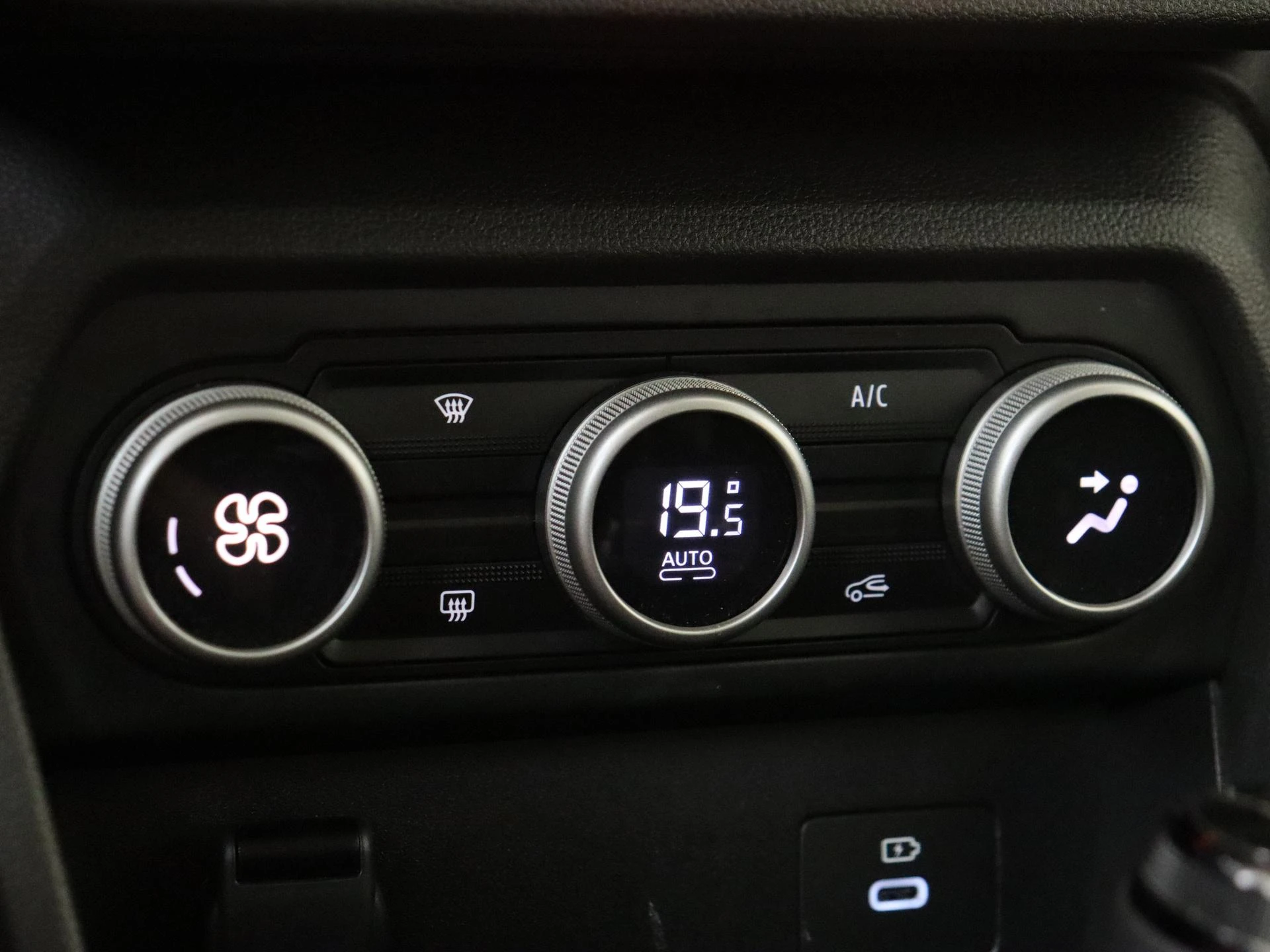 Dacia-Sandero-image-19