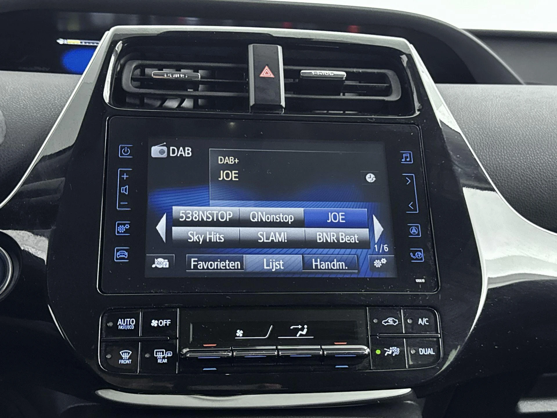 Toyota-Prius-image-6