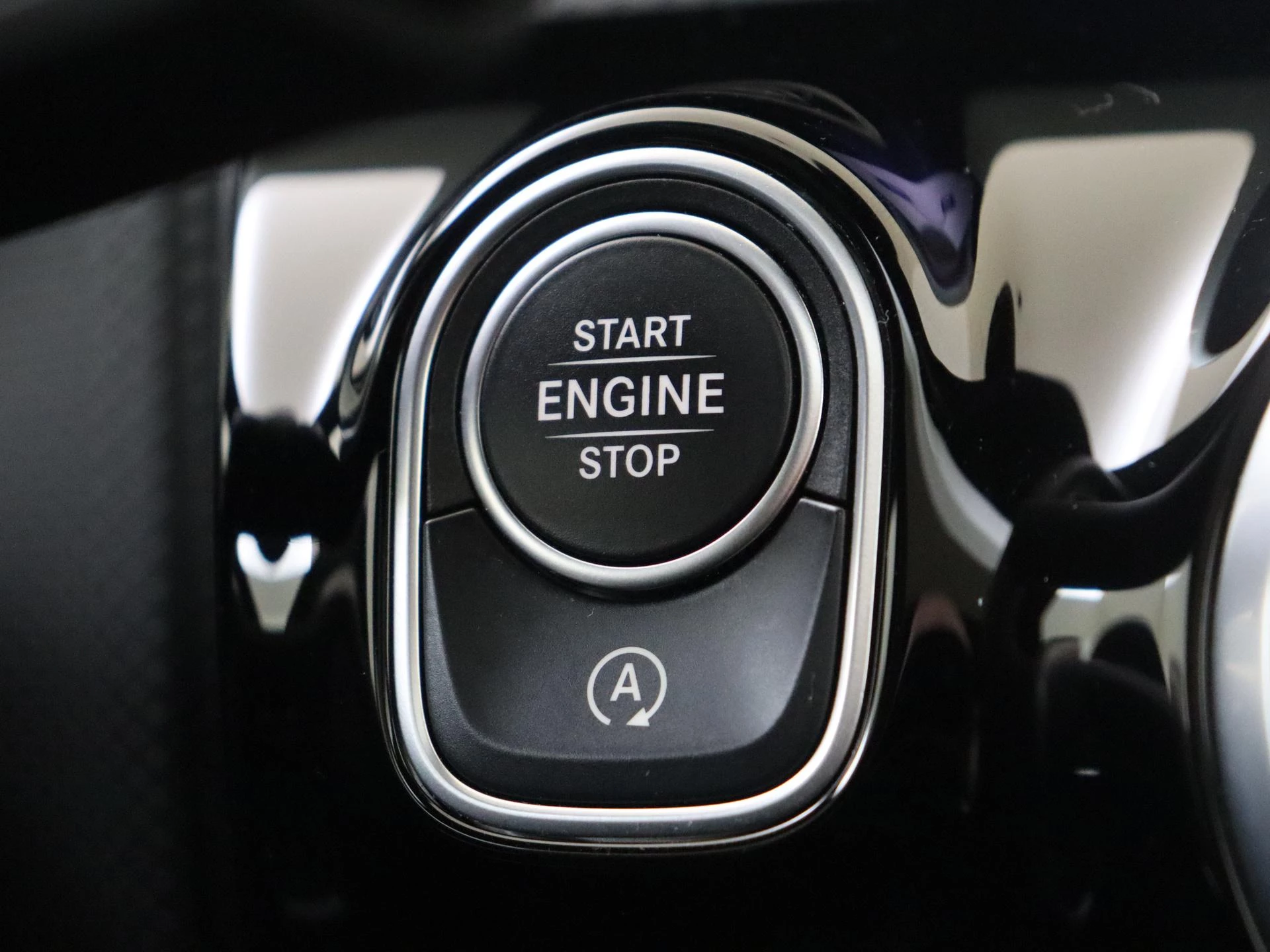 Mercedes-Benz-CLA-image-21