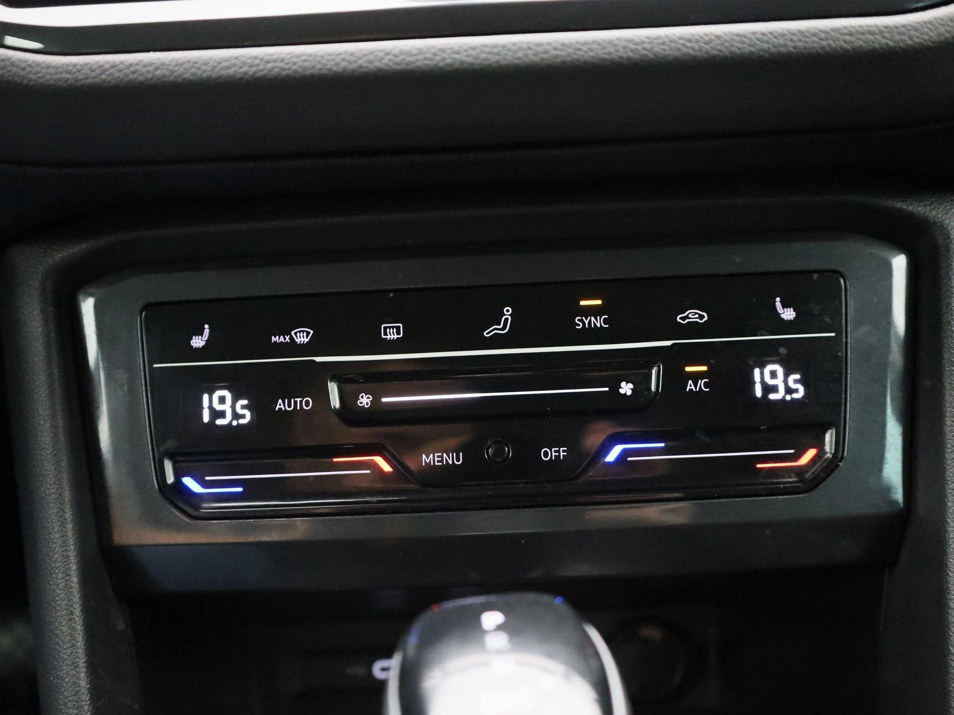 Volkswagen-Tiguan-image-20