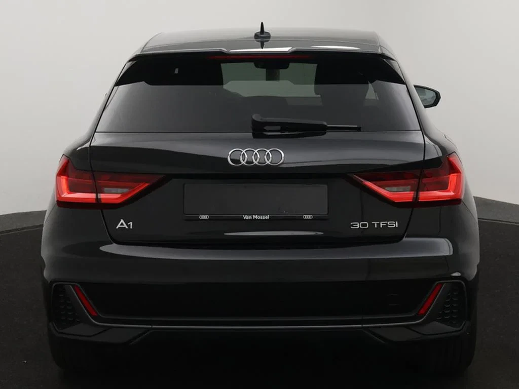 Audi-A1 Sportback-image-3