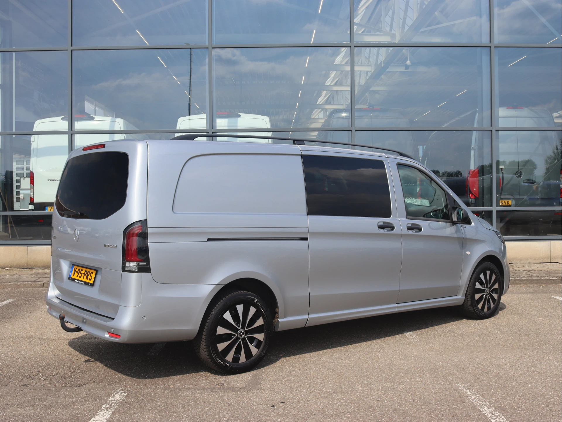 Mercedes-Benz-Vito-image-1
