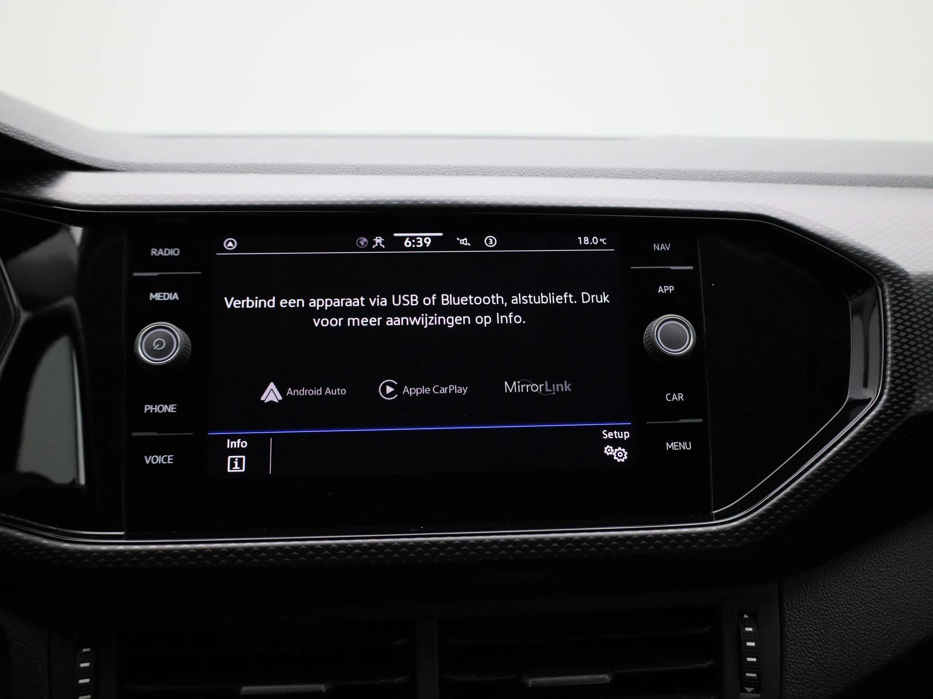 Volkswagen-T-Cross-image-20