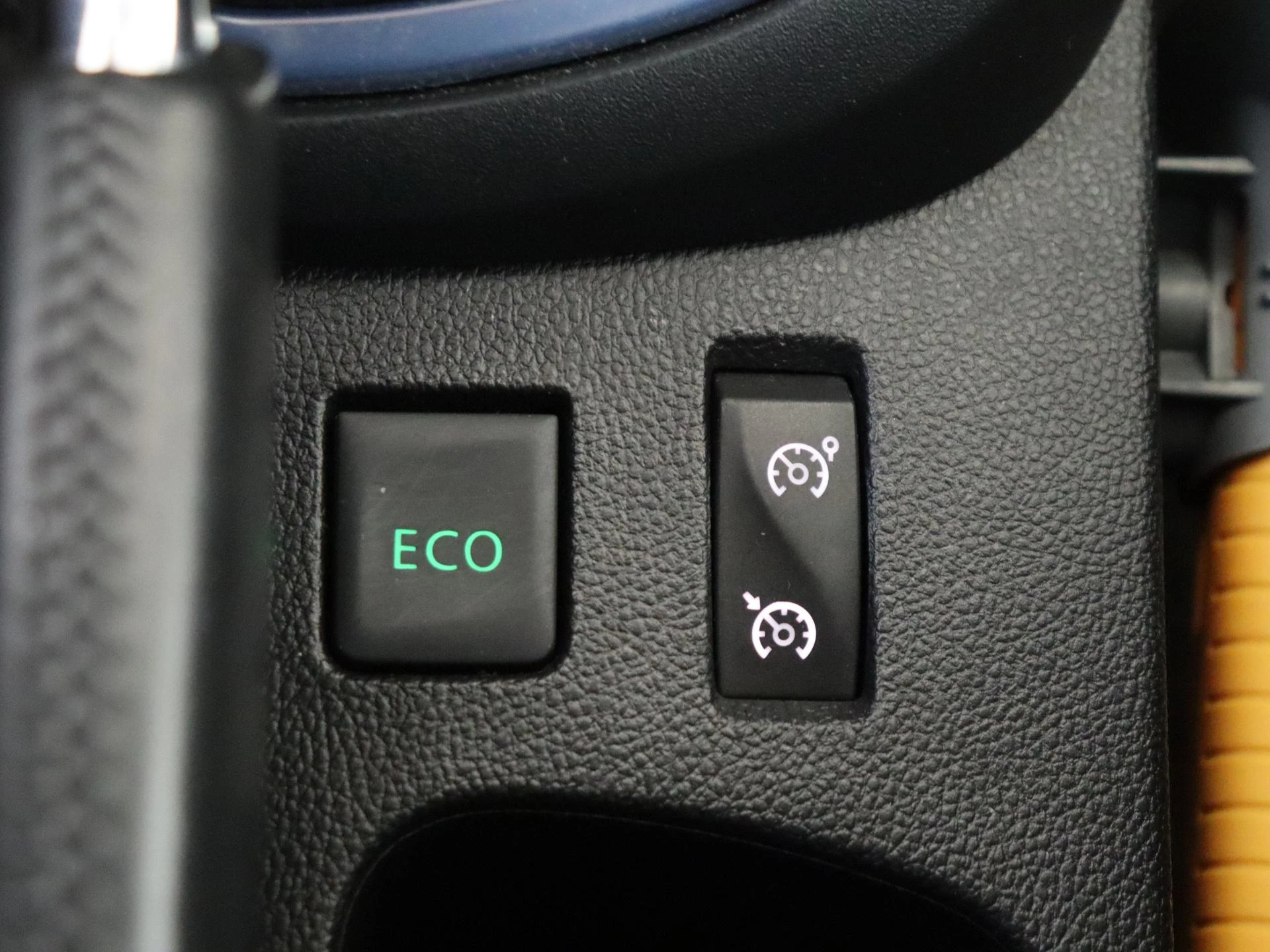 Renault-Captur-image-19