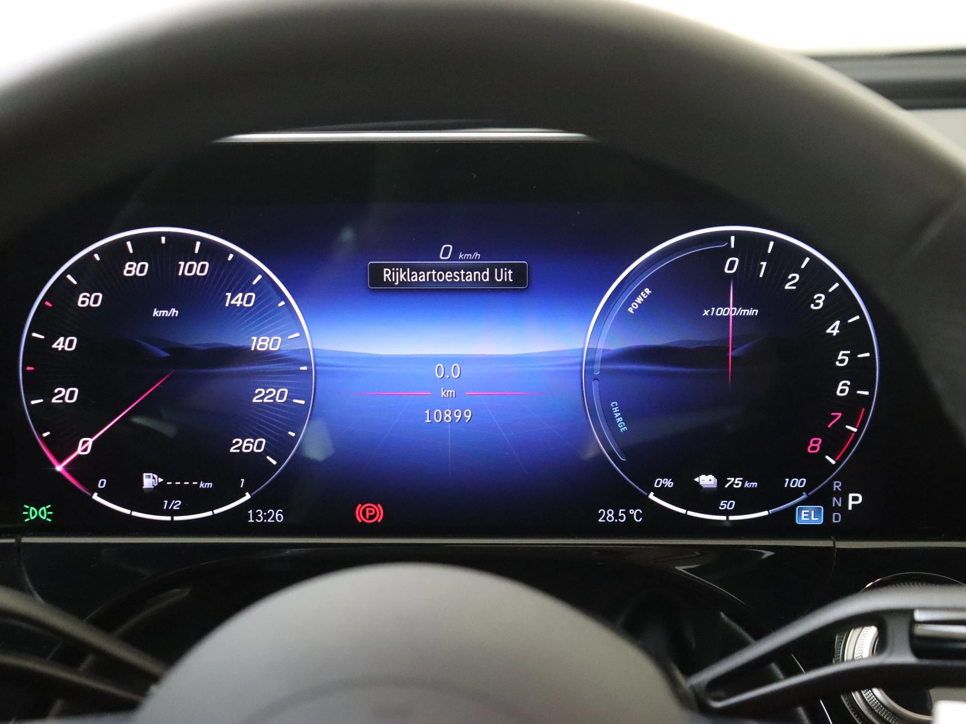 Mercedes-Benz-E-Klasse-image-11