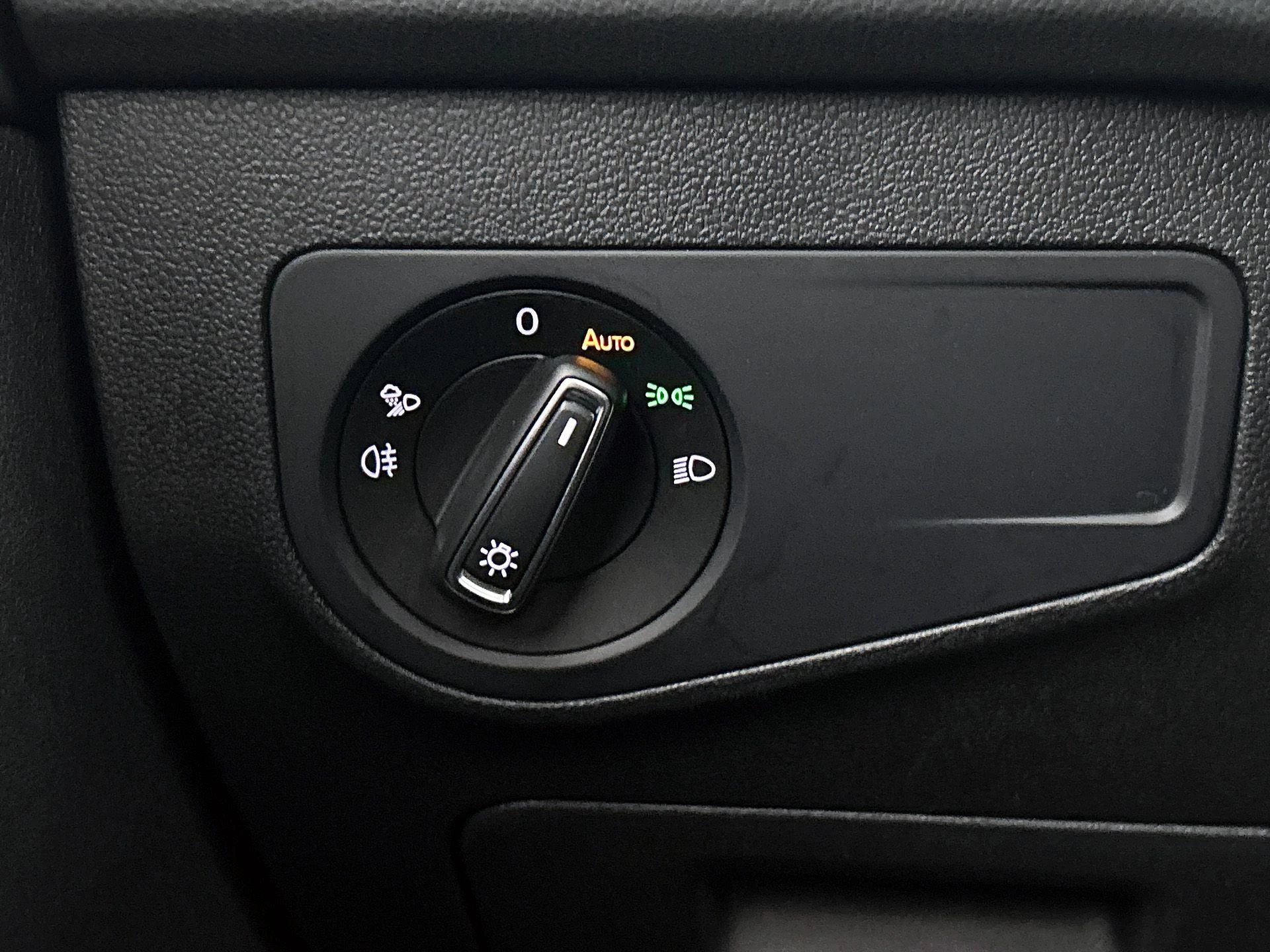 Volkswagen-Tiguan-image-28