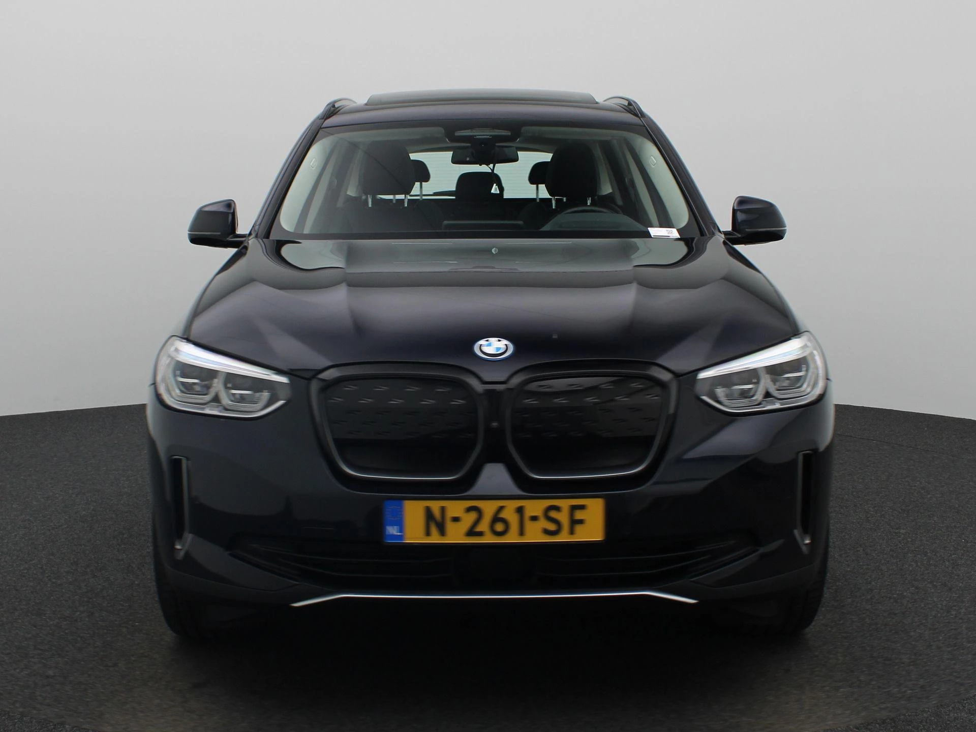 BMW-iX3-image-2