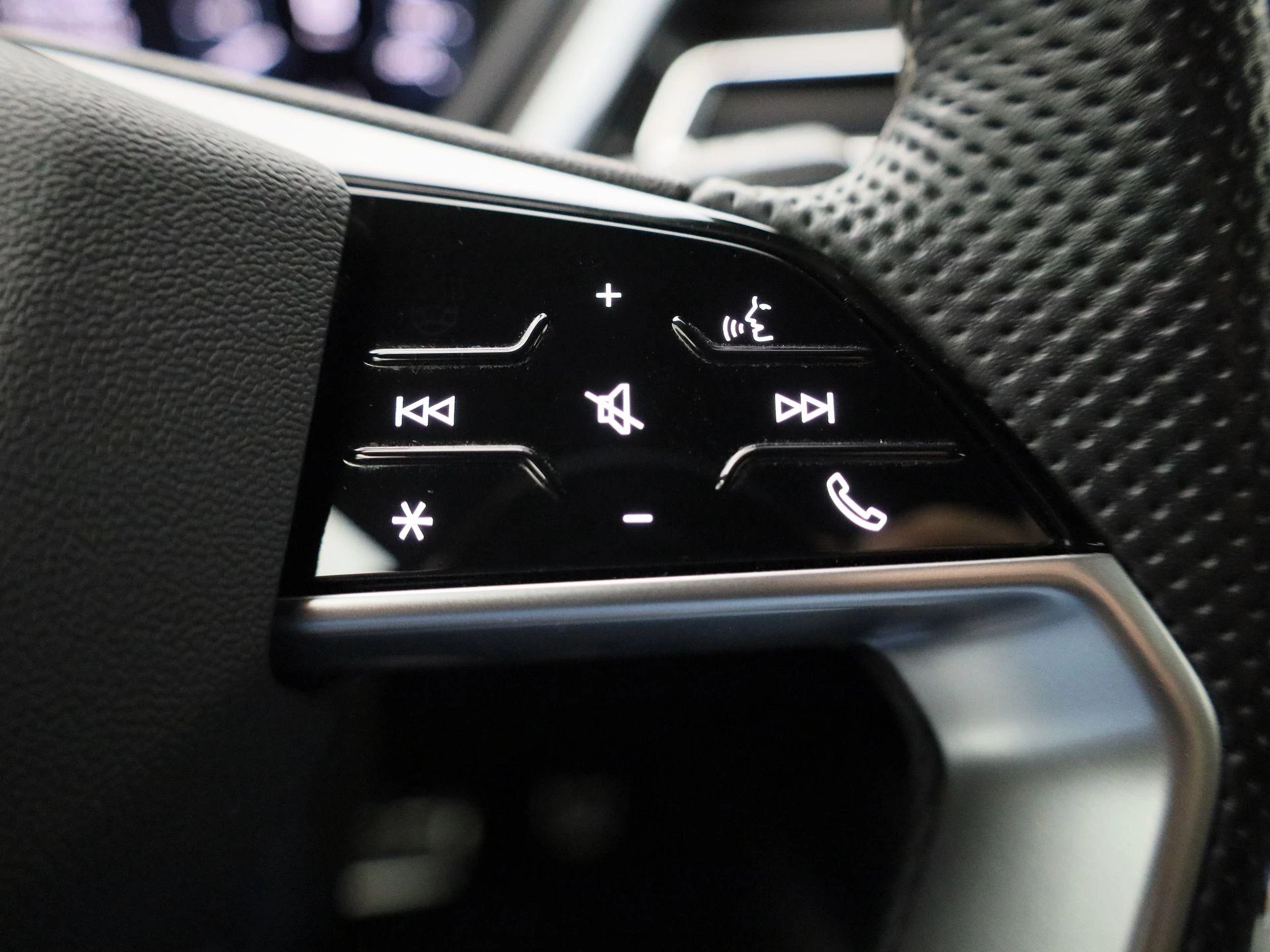 Audi-Q4 e-tron-image-19