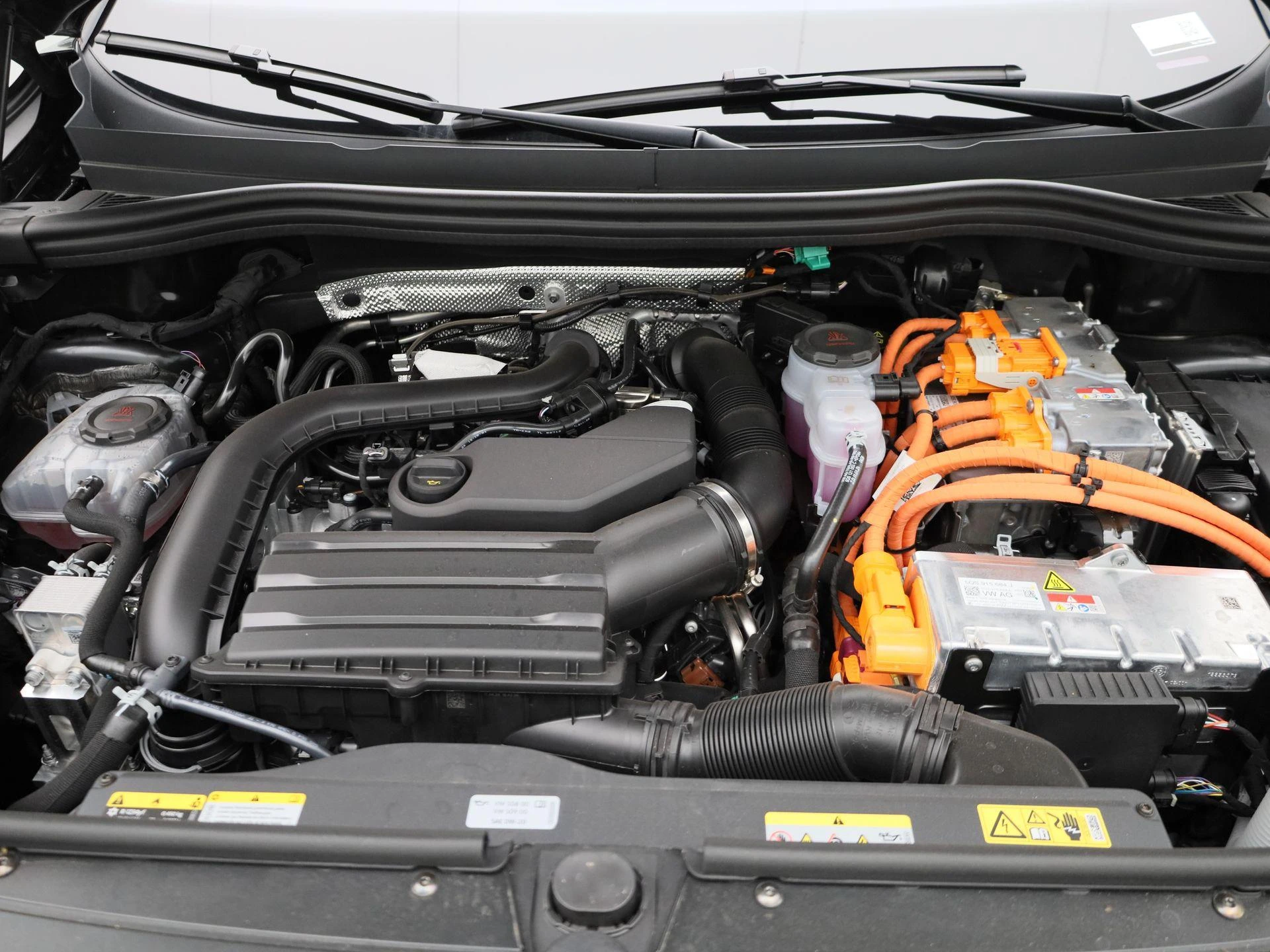 Volkswagen-Tiguan-image-38
