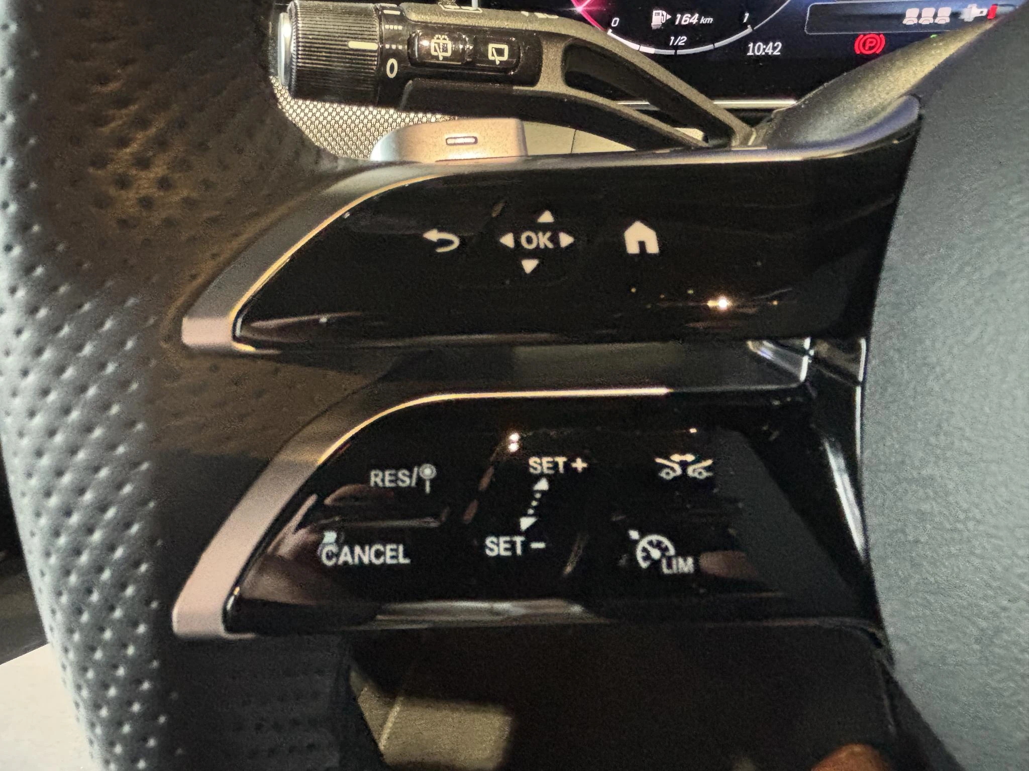 Mercedes-Benz-GLC-image-11