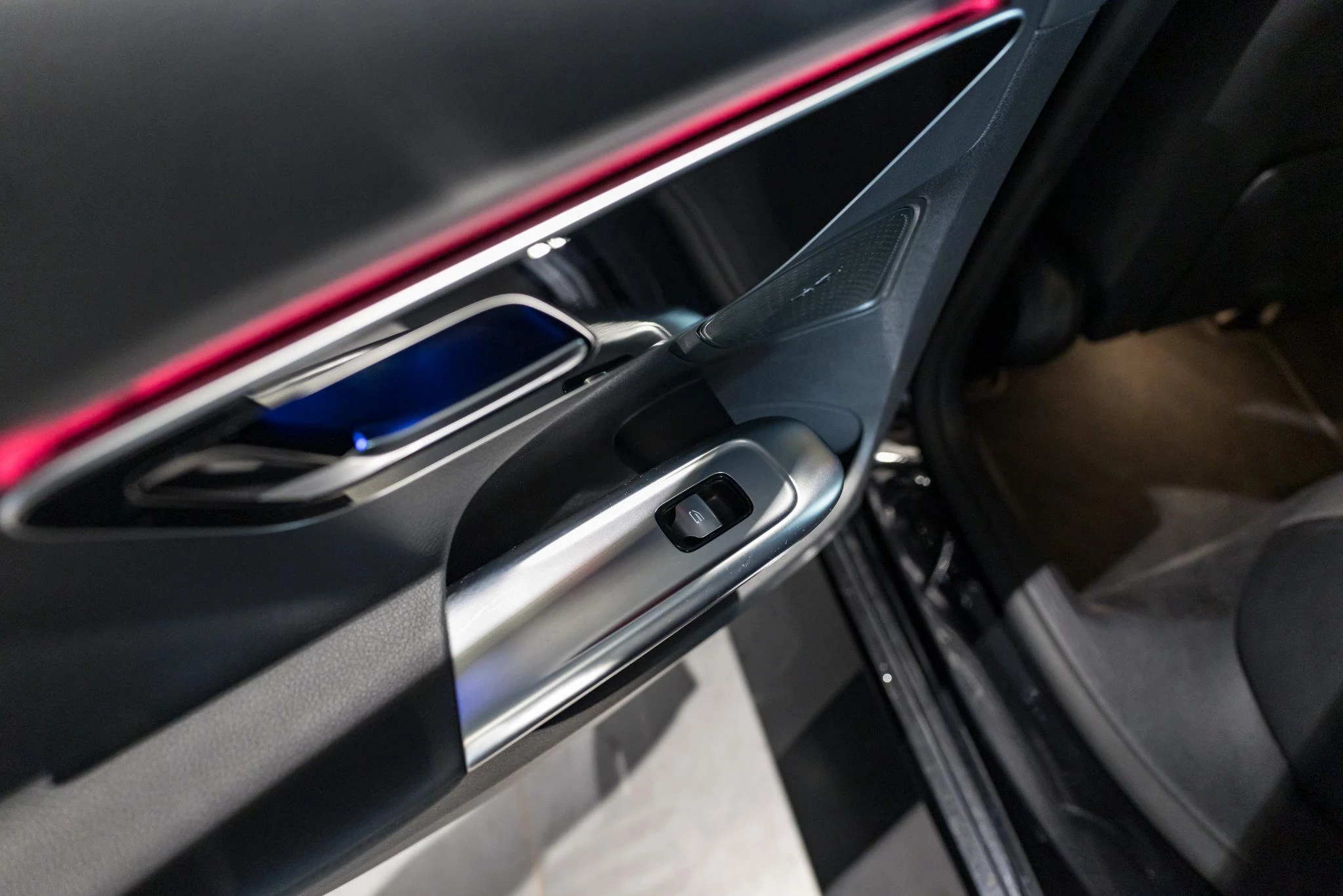Mercedes-Benz-C-Klasse-image-13