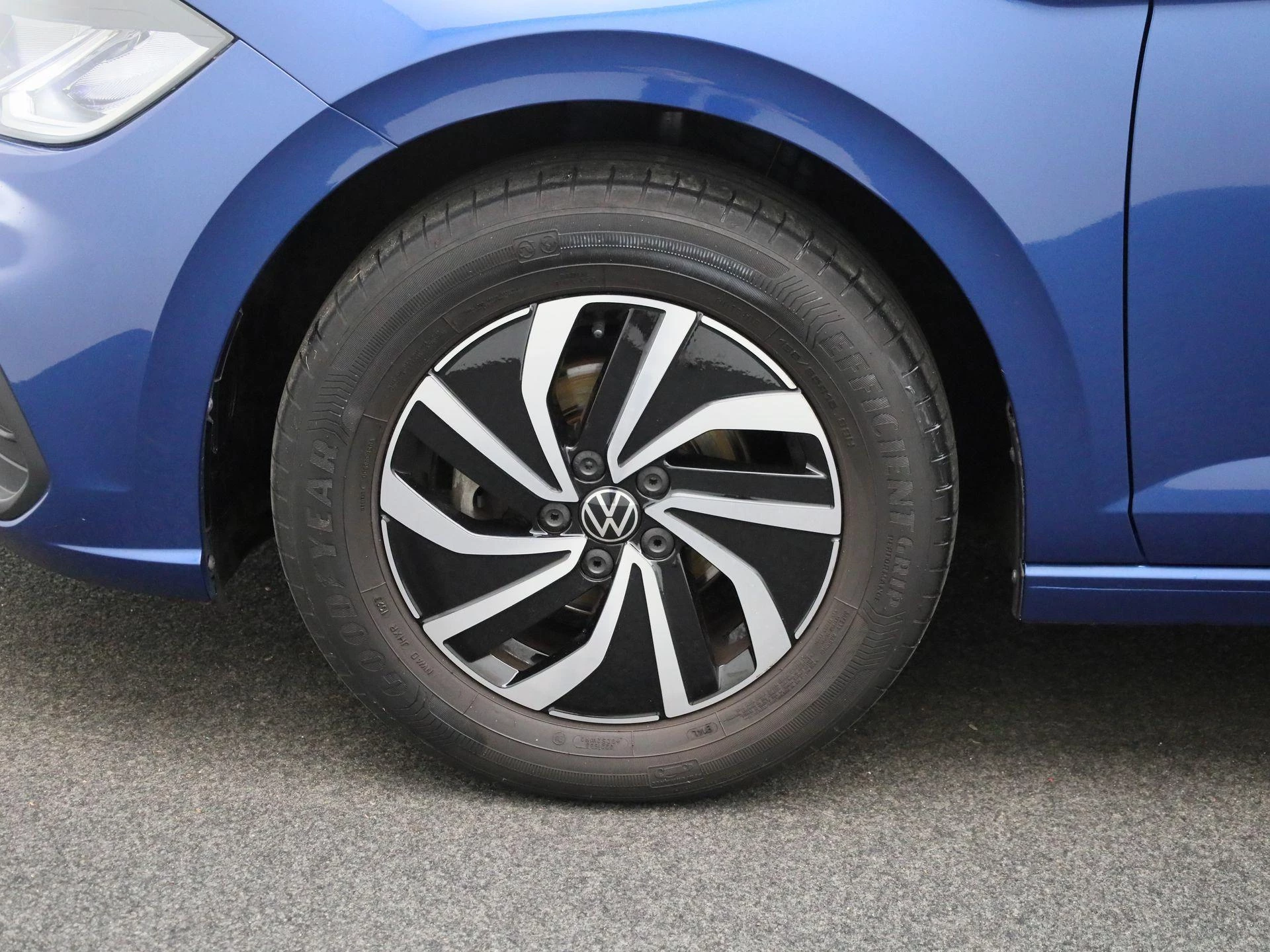 Volkswagen-Polo-image-10