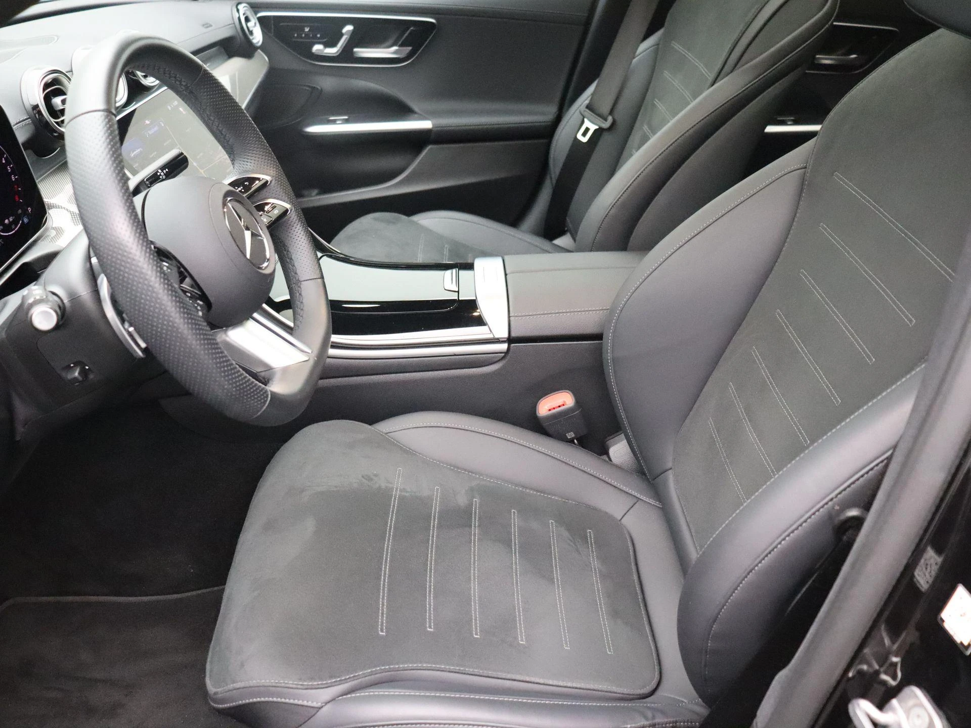 Mercedes-Benz-C-Klasse-image-9