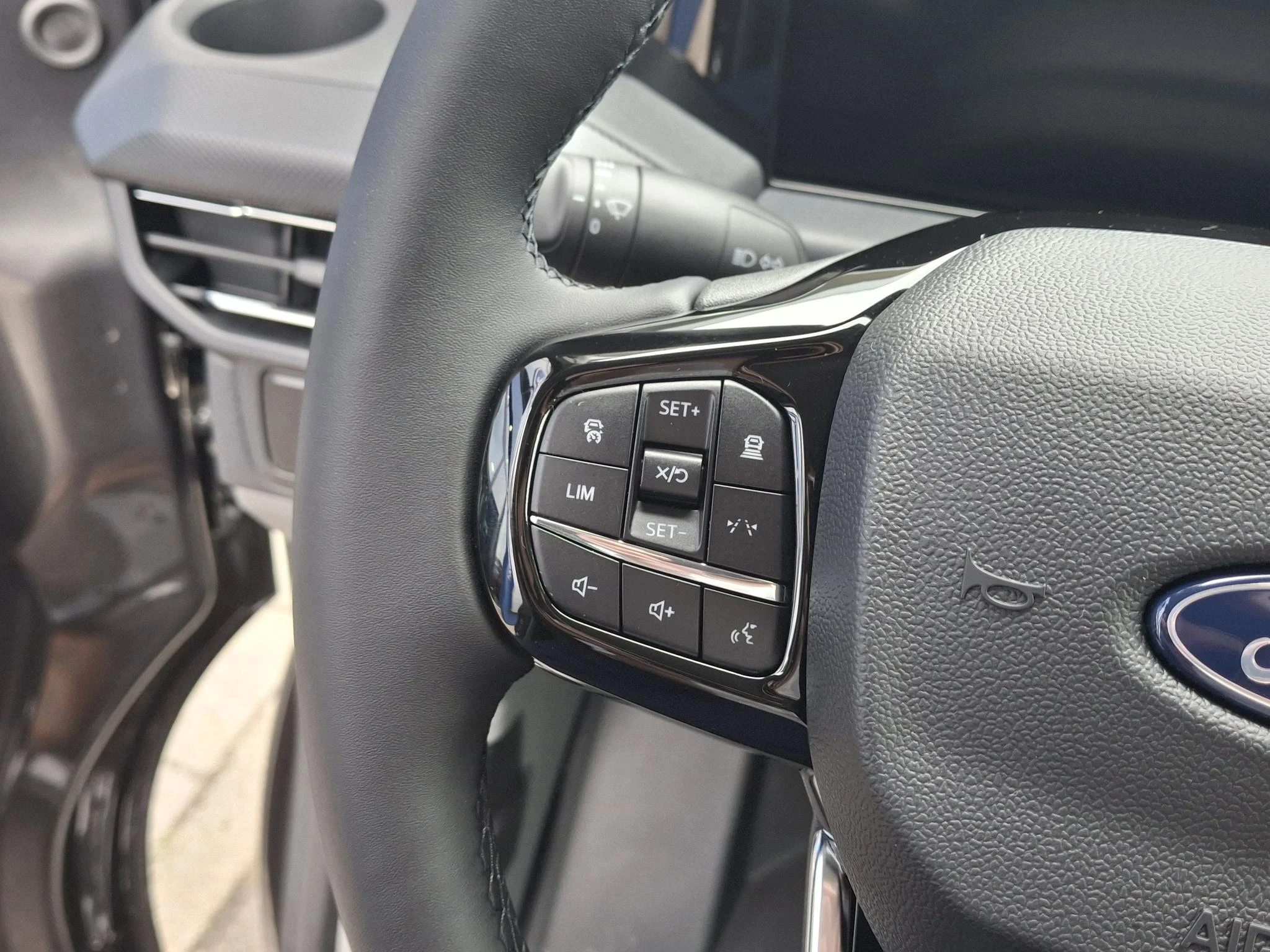 Ford E-Transit Custom L2 Limited 71 kWh