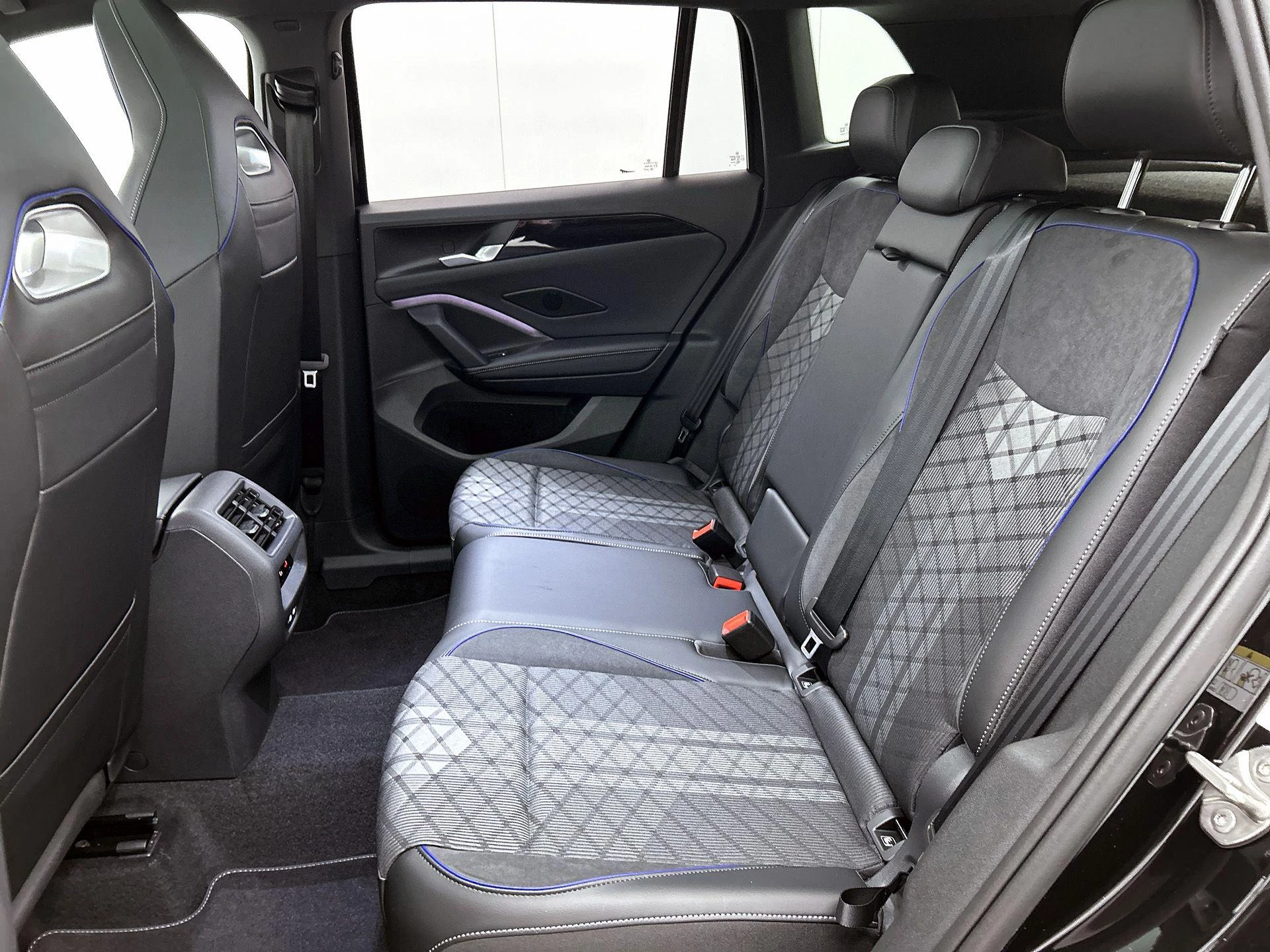 Volkswagen-Tiguan-image-31