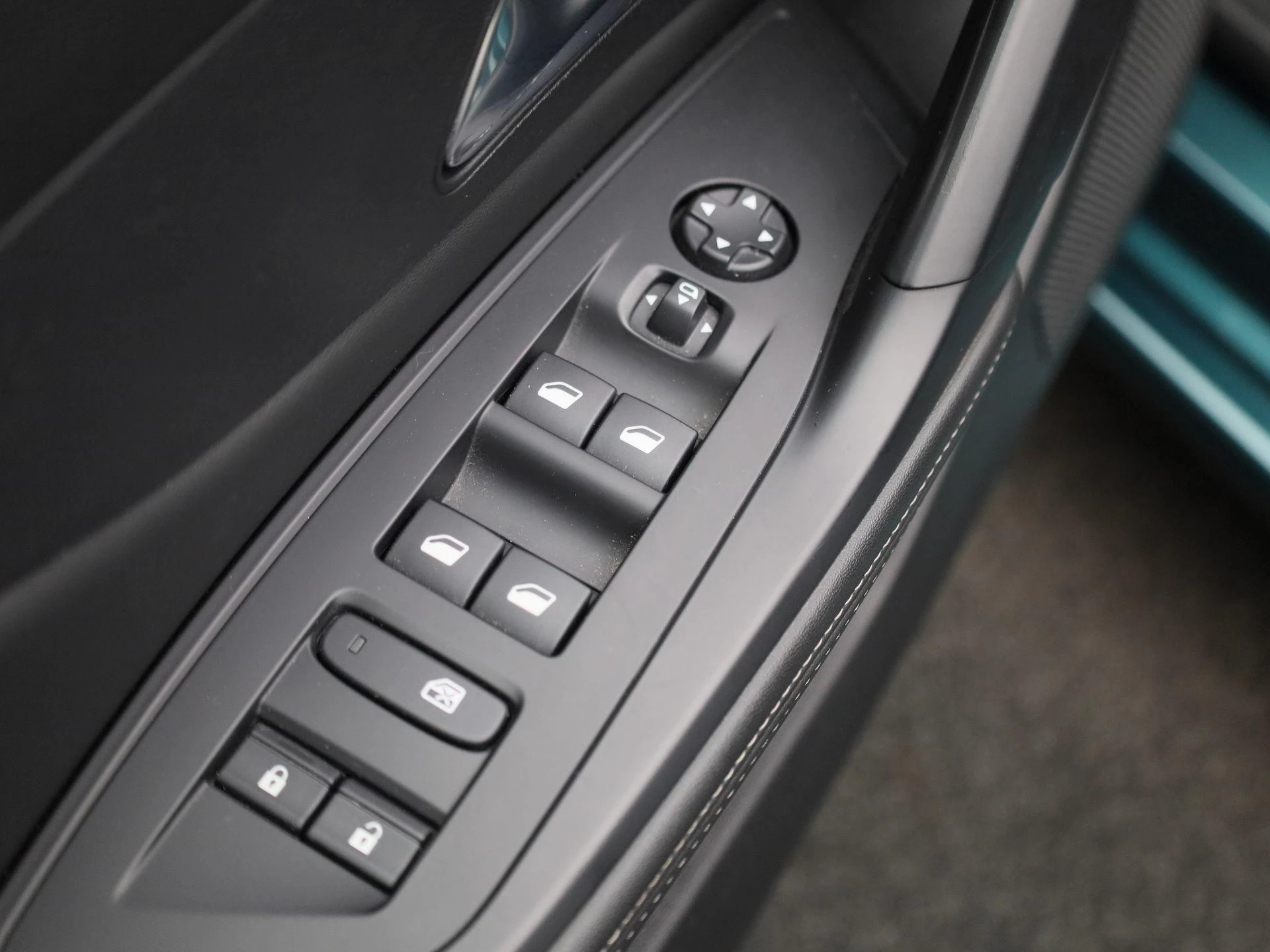 Peugeot-308-image-31