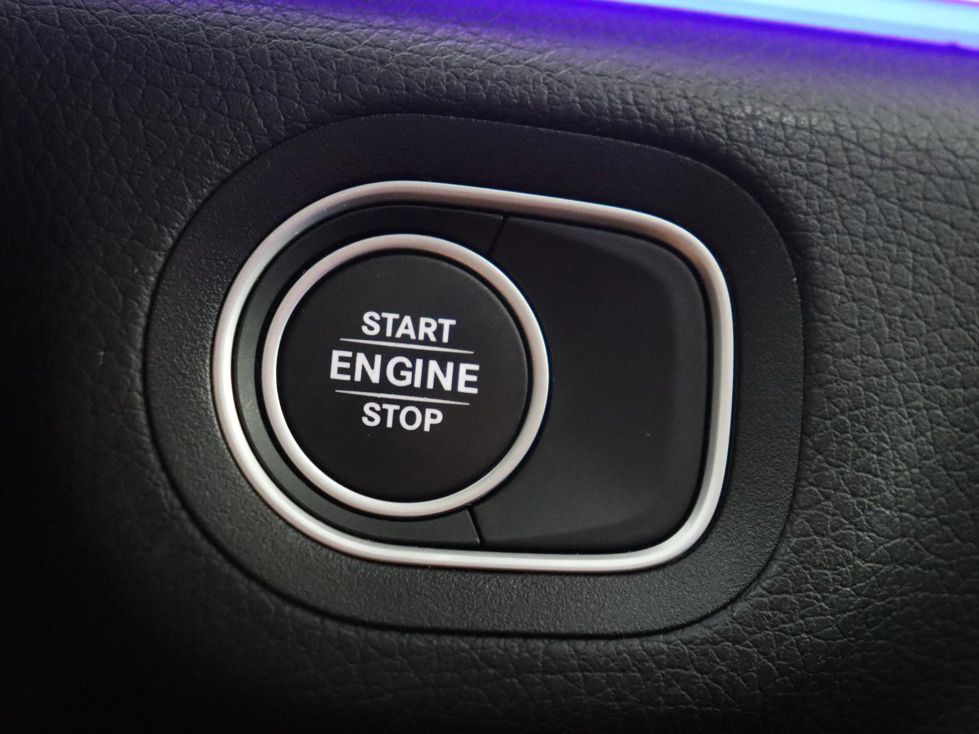 Mercedes-Benz-GLE-image-21