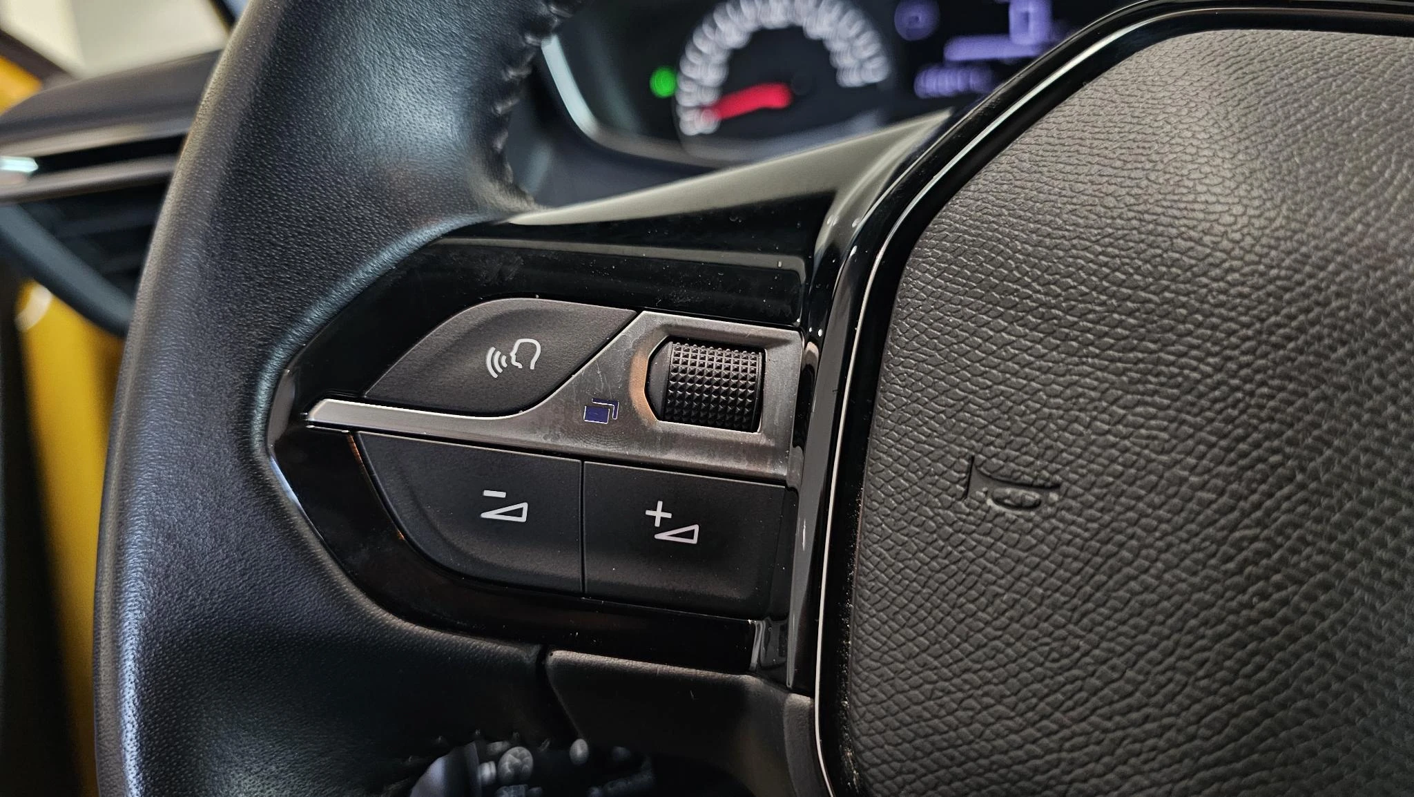 Peugeot-208-image-9