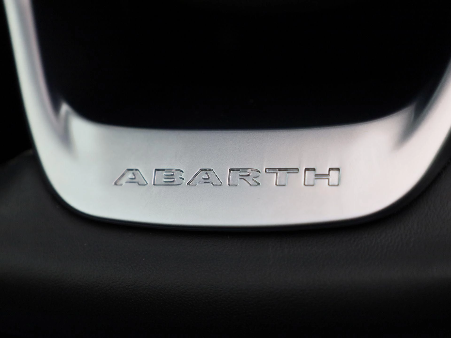 Abarth-500C-image-29