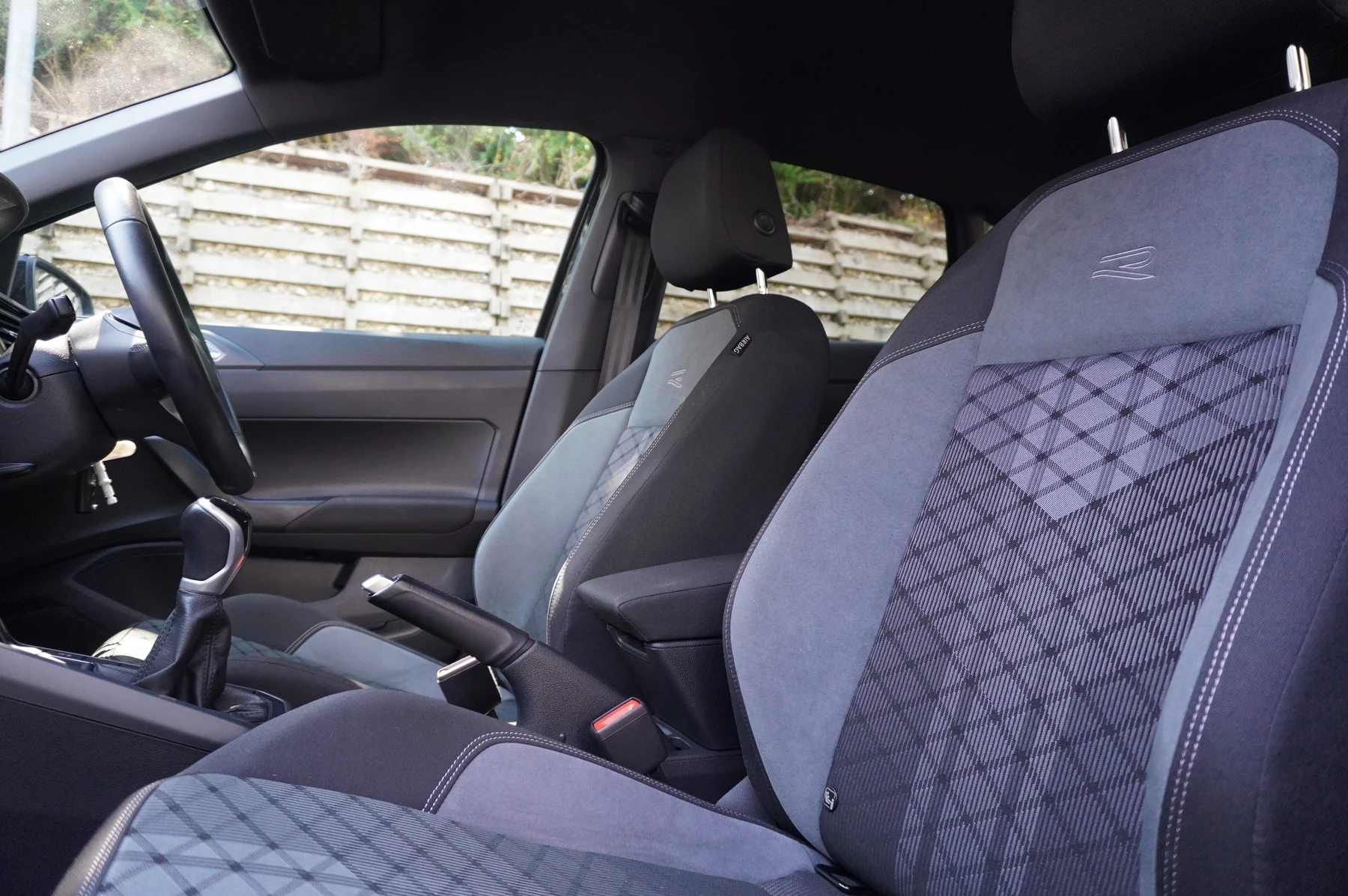 Volkswagen-Polo-image-9
