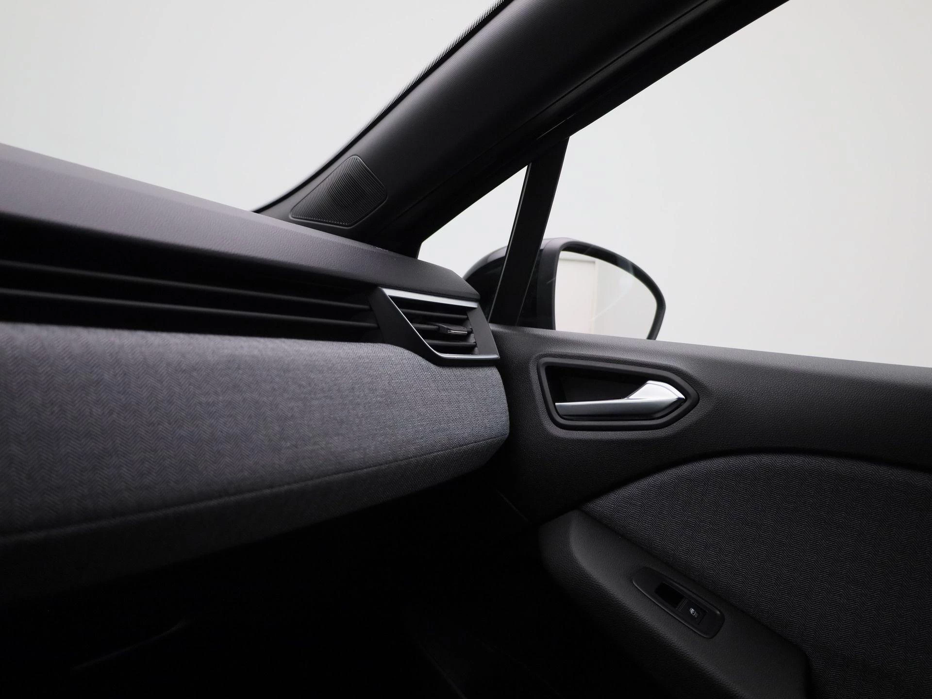Renault-Clio-image-12