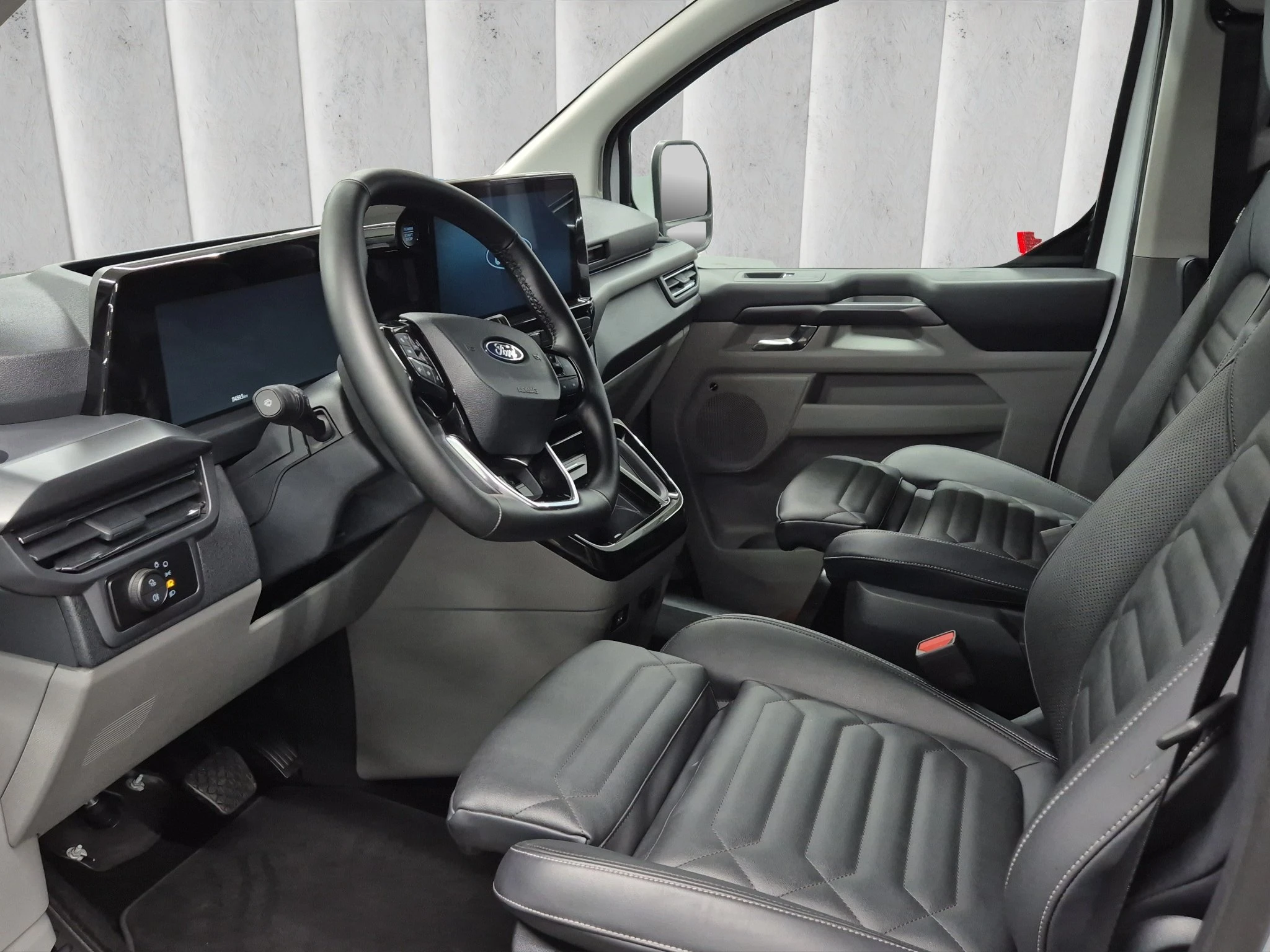 Ford-Tourneo Custom-image-9
