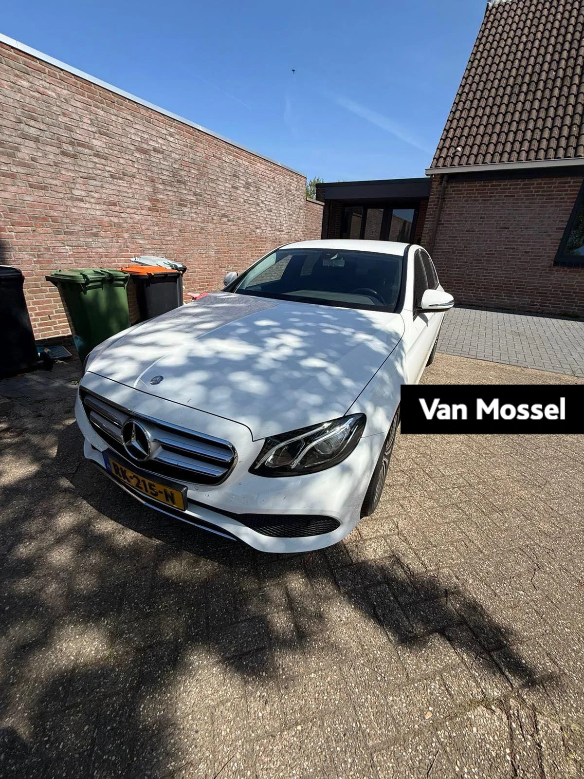 Mercedes-Benz-E-Klasse-image-0
