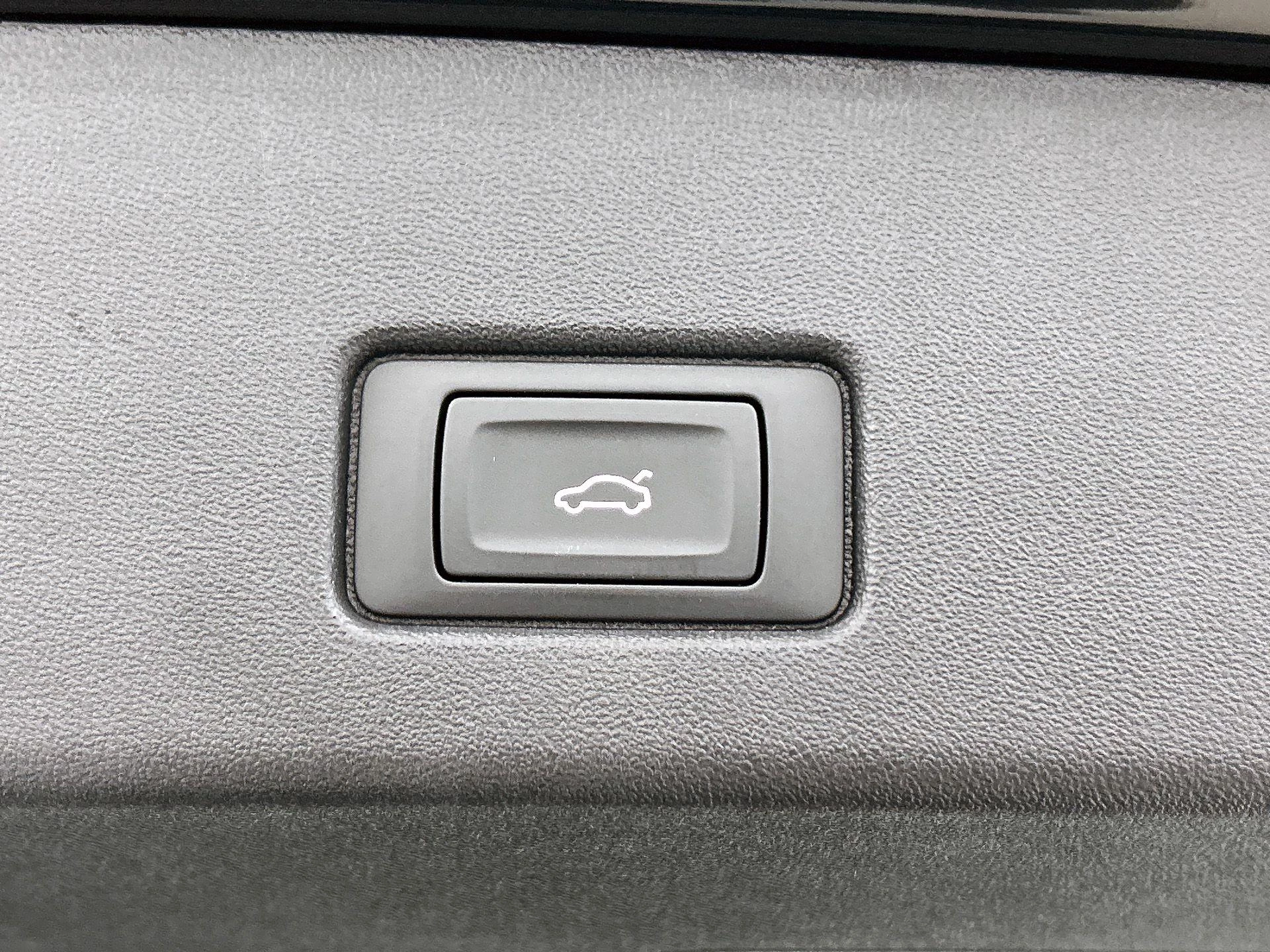 Audi-Q4 e-tron-image-17