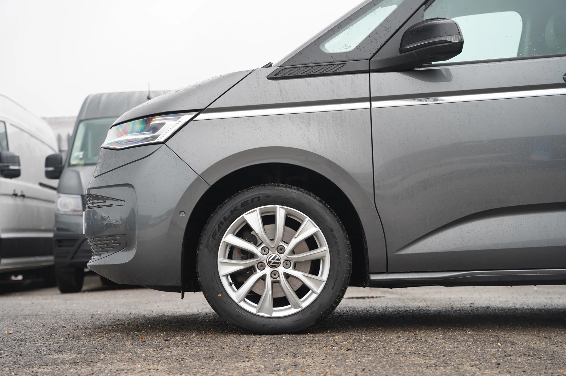 Volkswagen-Multivan-image-4