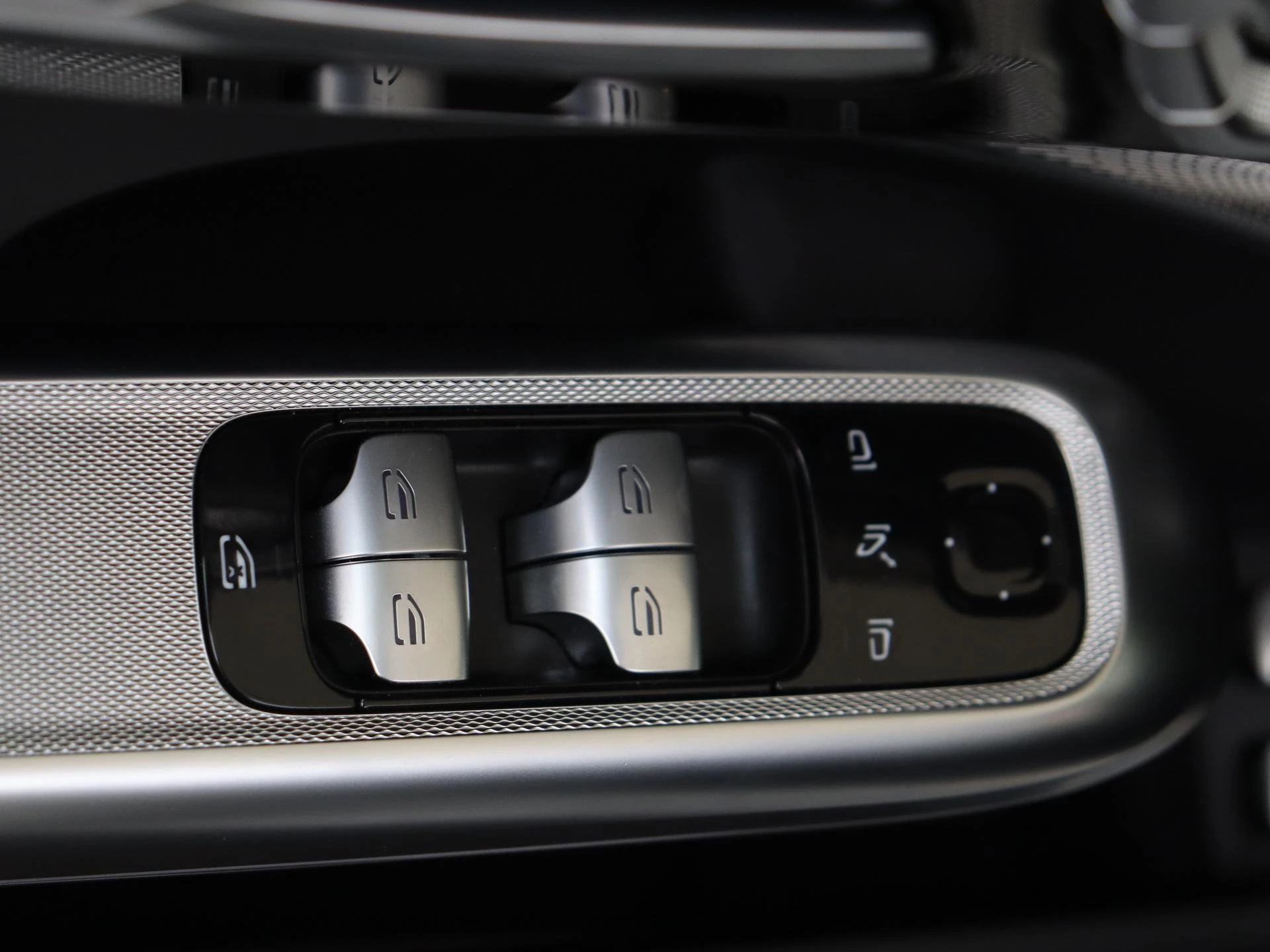 Mercedes-Benz-E-Klasse-image-34
