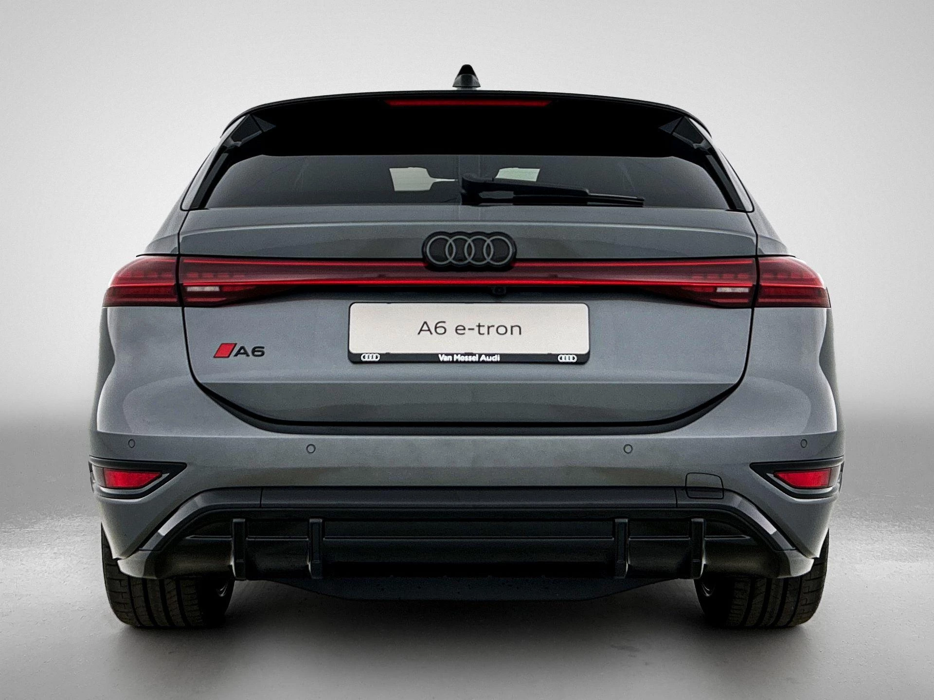 Audi-A6 Avant e-tron-image-2